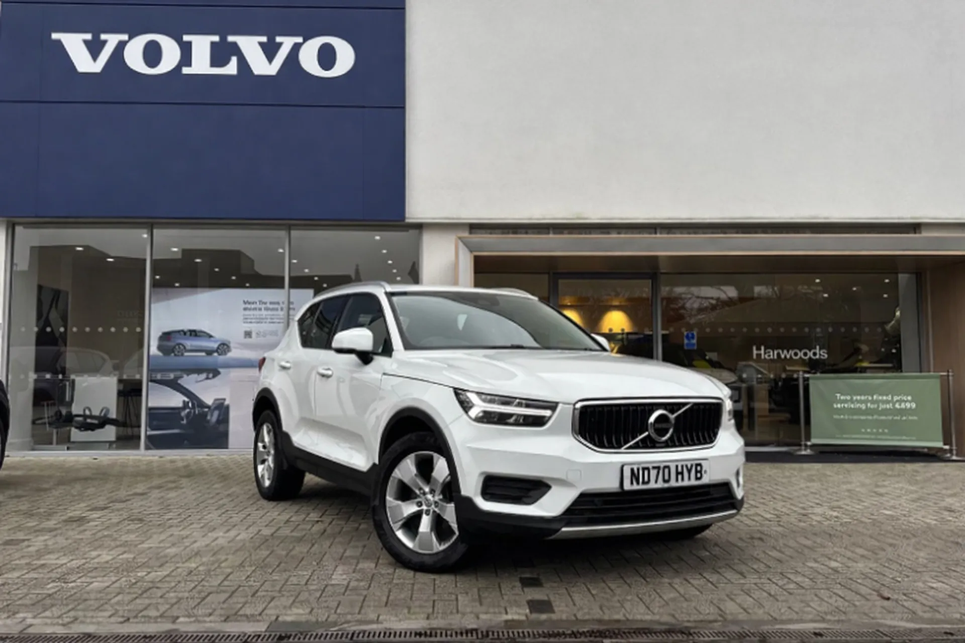 Volvo XC40 focused image