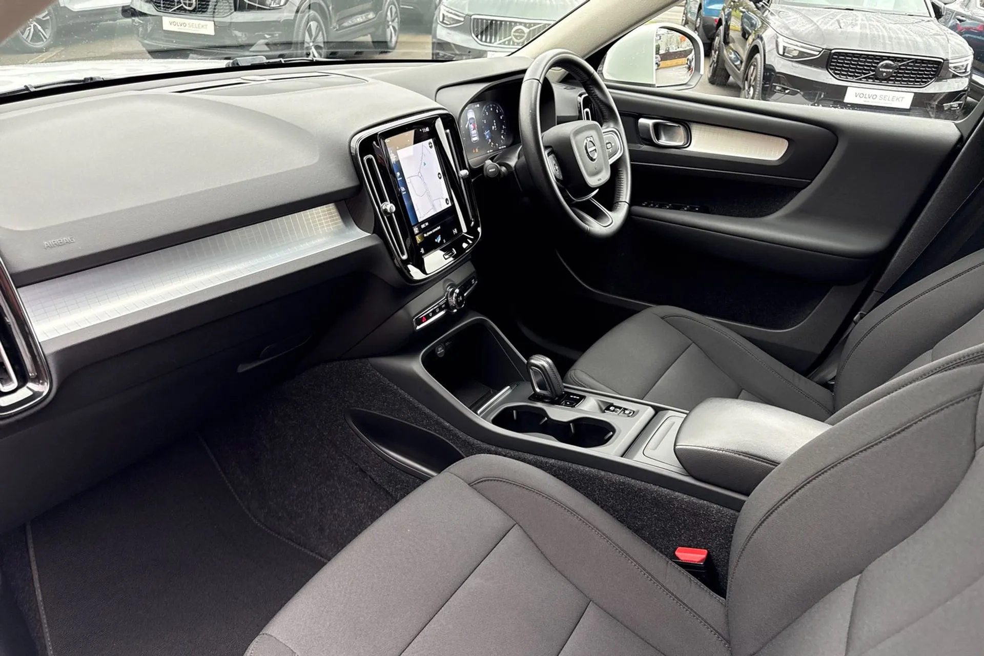 Volvo XC40 thumbnail image number 25