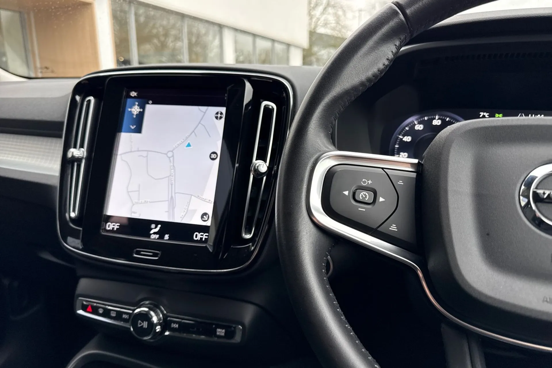 Volvo XC40 thumbnail image number 34