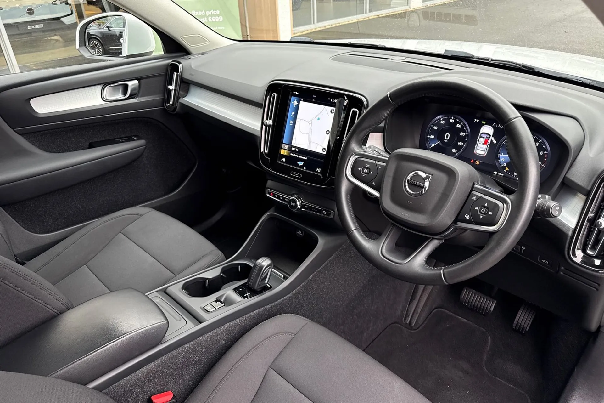 Volvo XC40 thumbnail image number 6