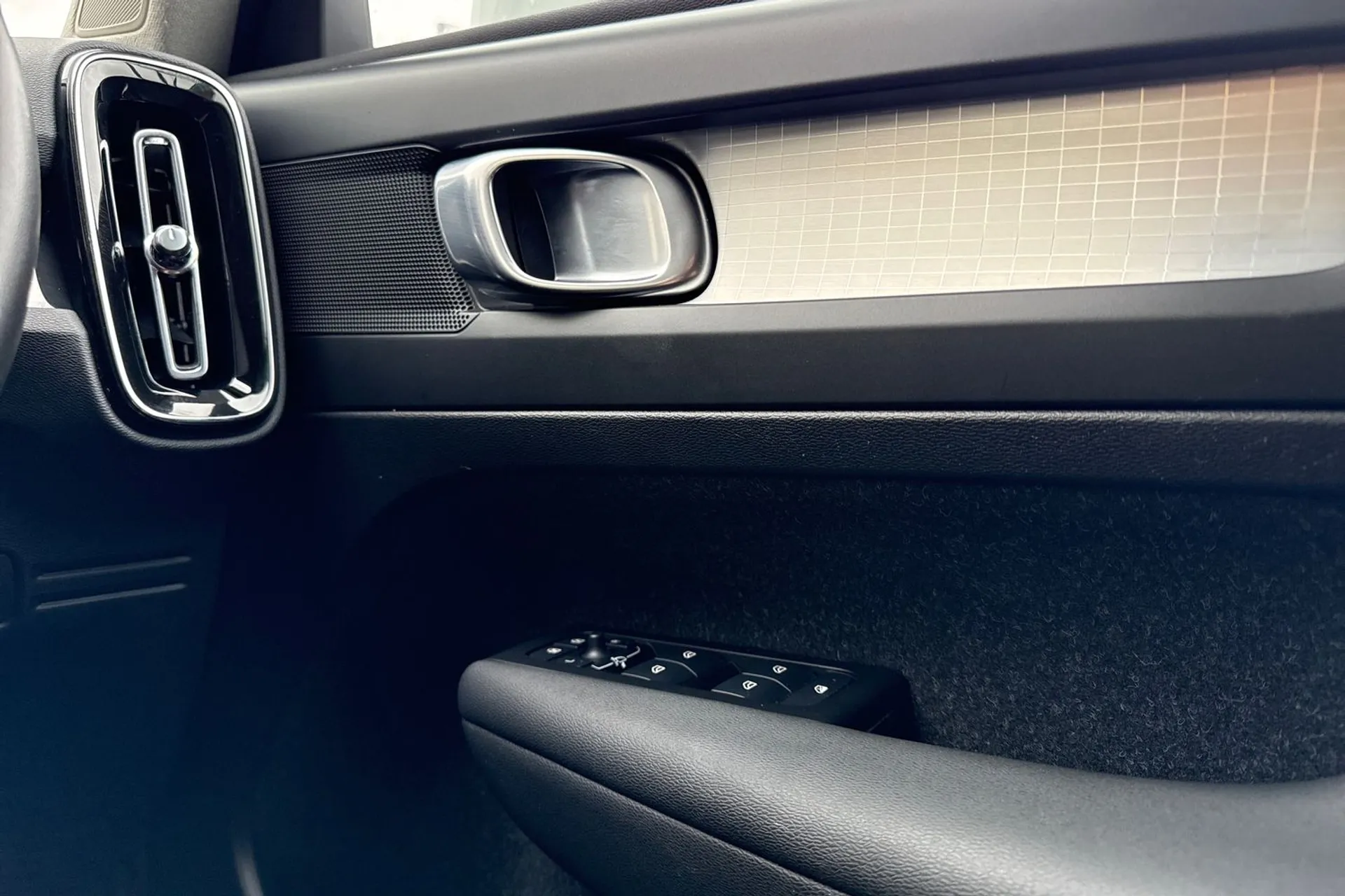 Volvo XC40 thumbnail image number 37