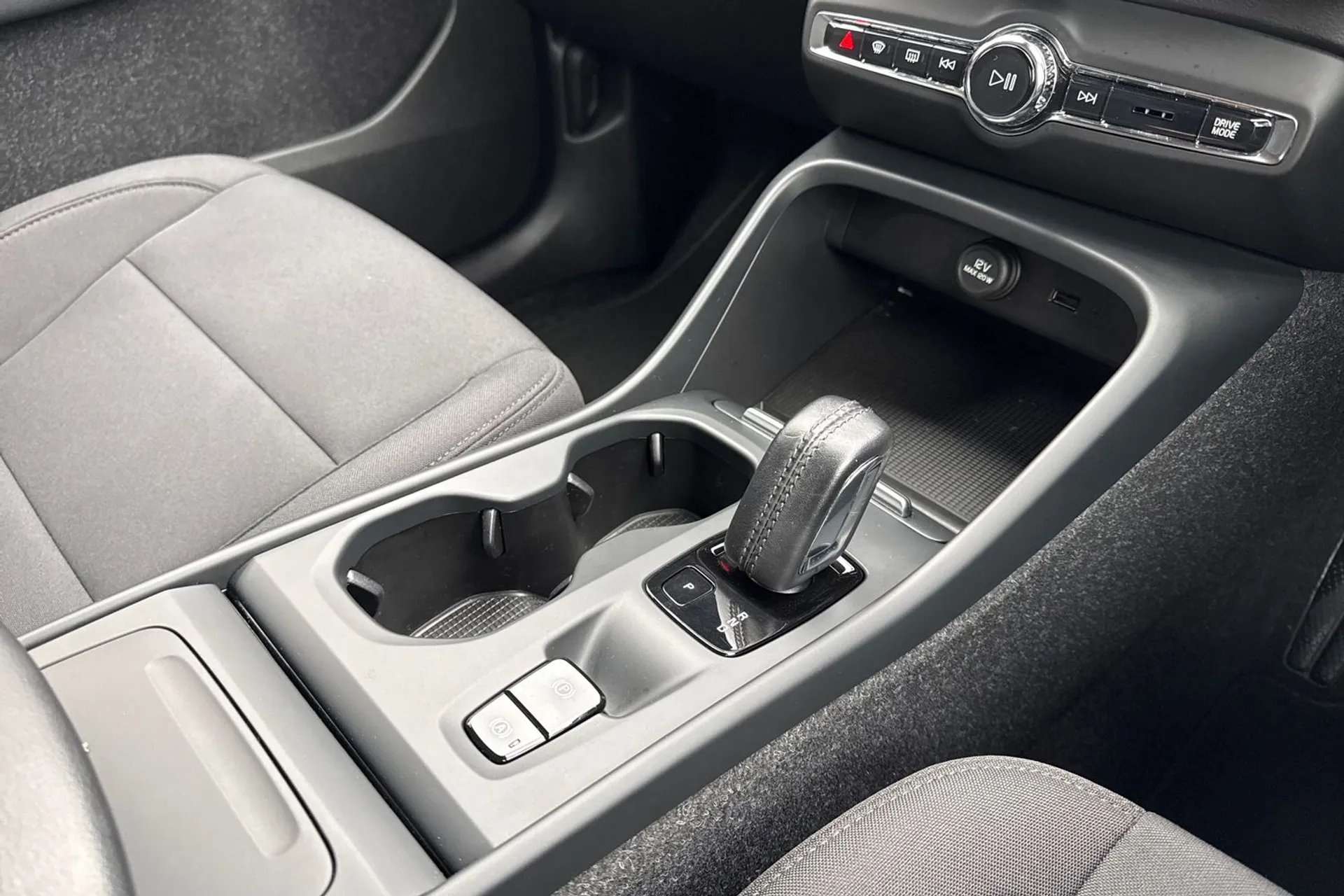 Volvo XC40 thumbnail image number 38