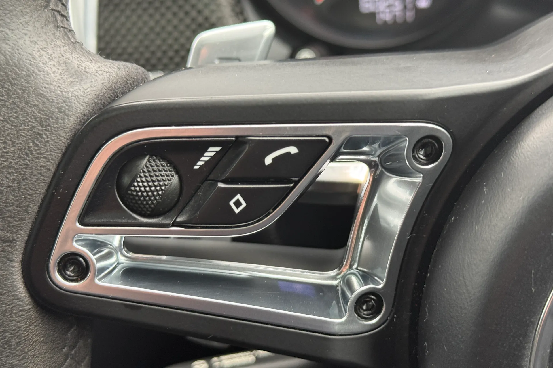 Porsche MACAN thumbnail image number 12