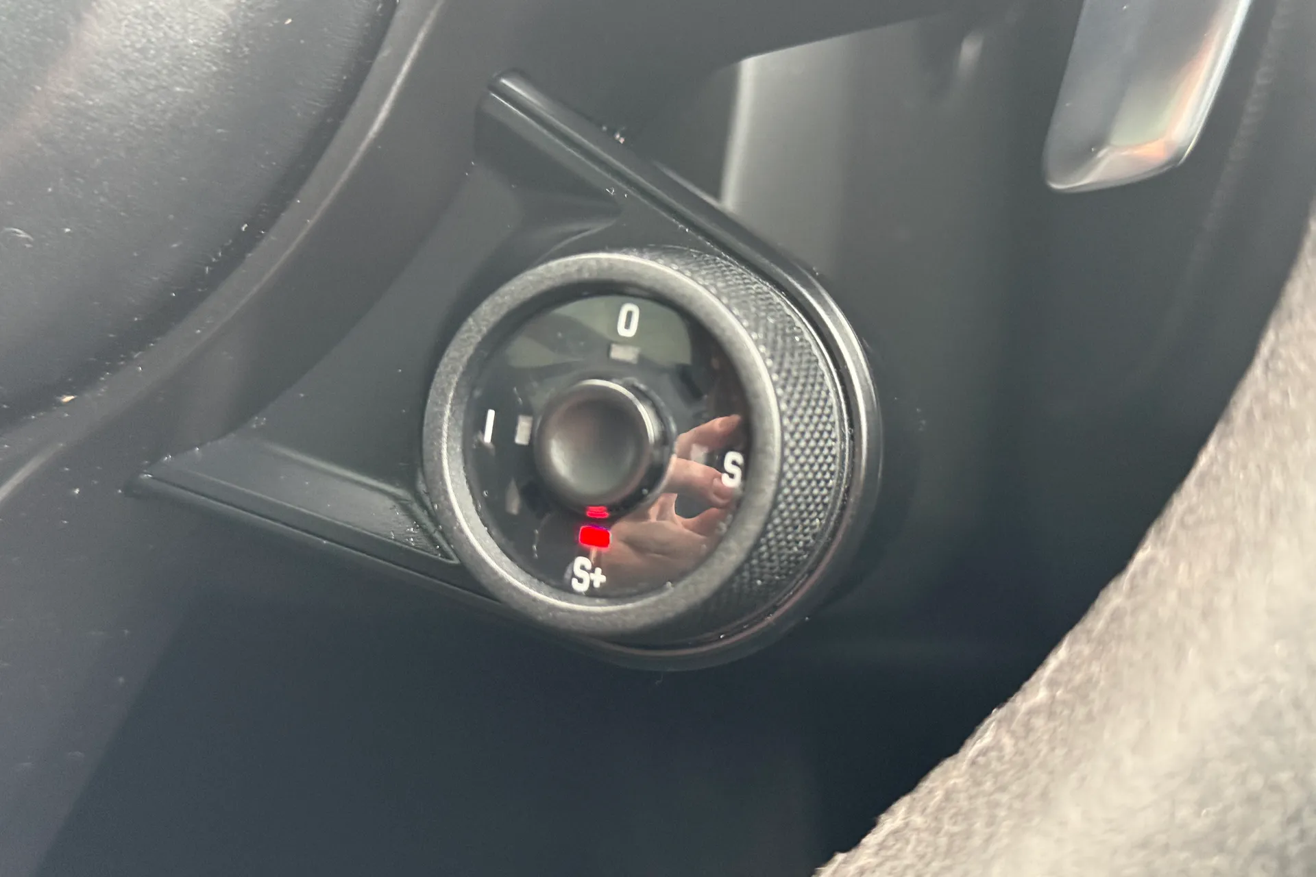 Porsche MACAN thumbnail image number 16