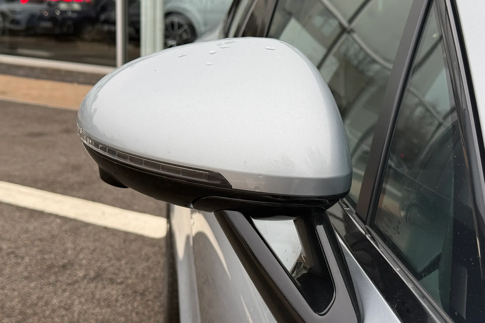 Porsche MACAN thumbnail image number 9