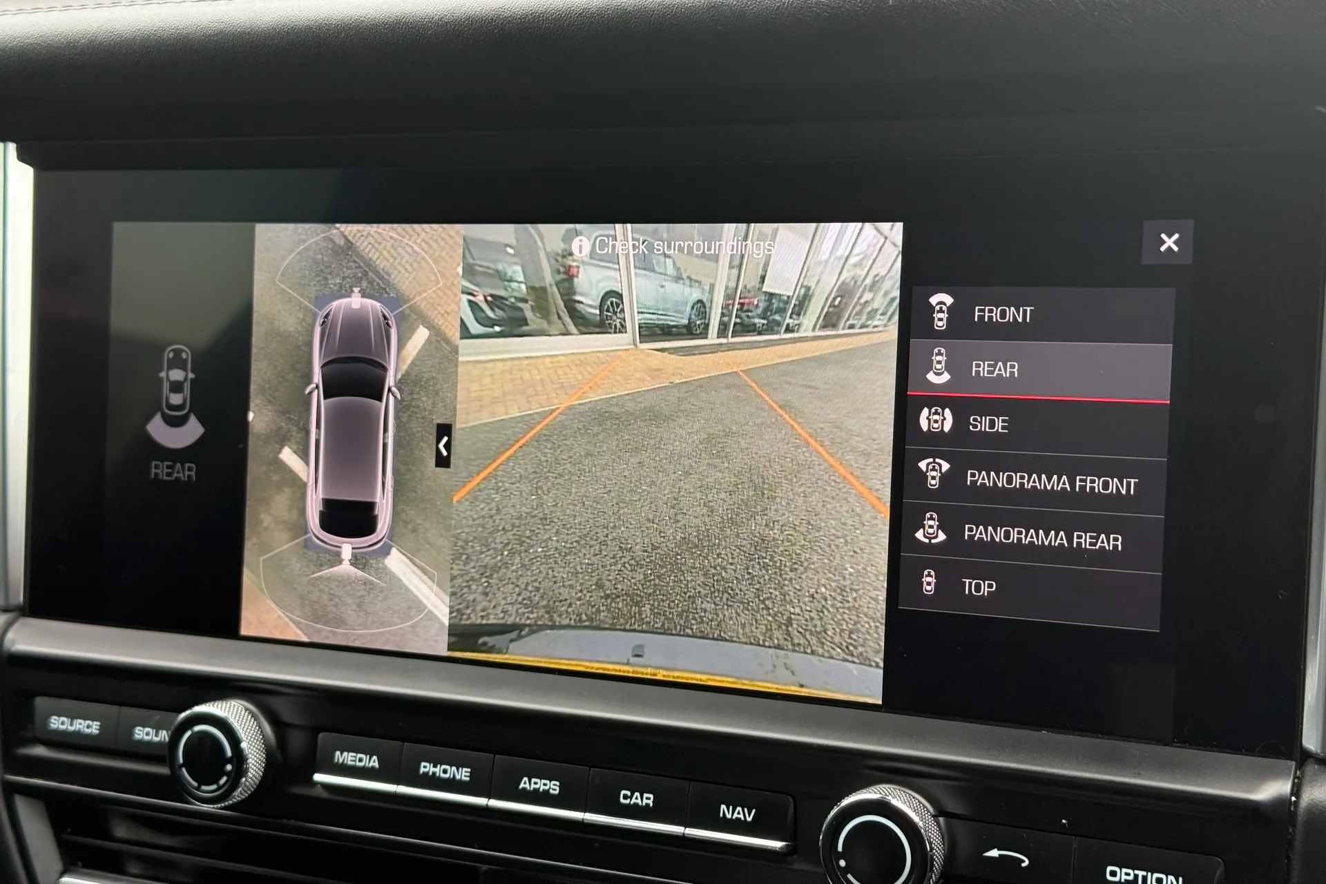 Porsche MACAN thumbnail image number 4