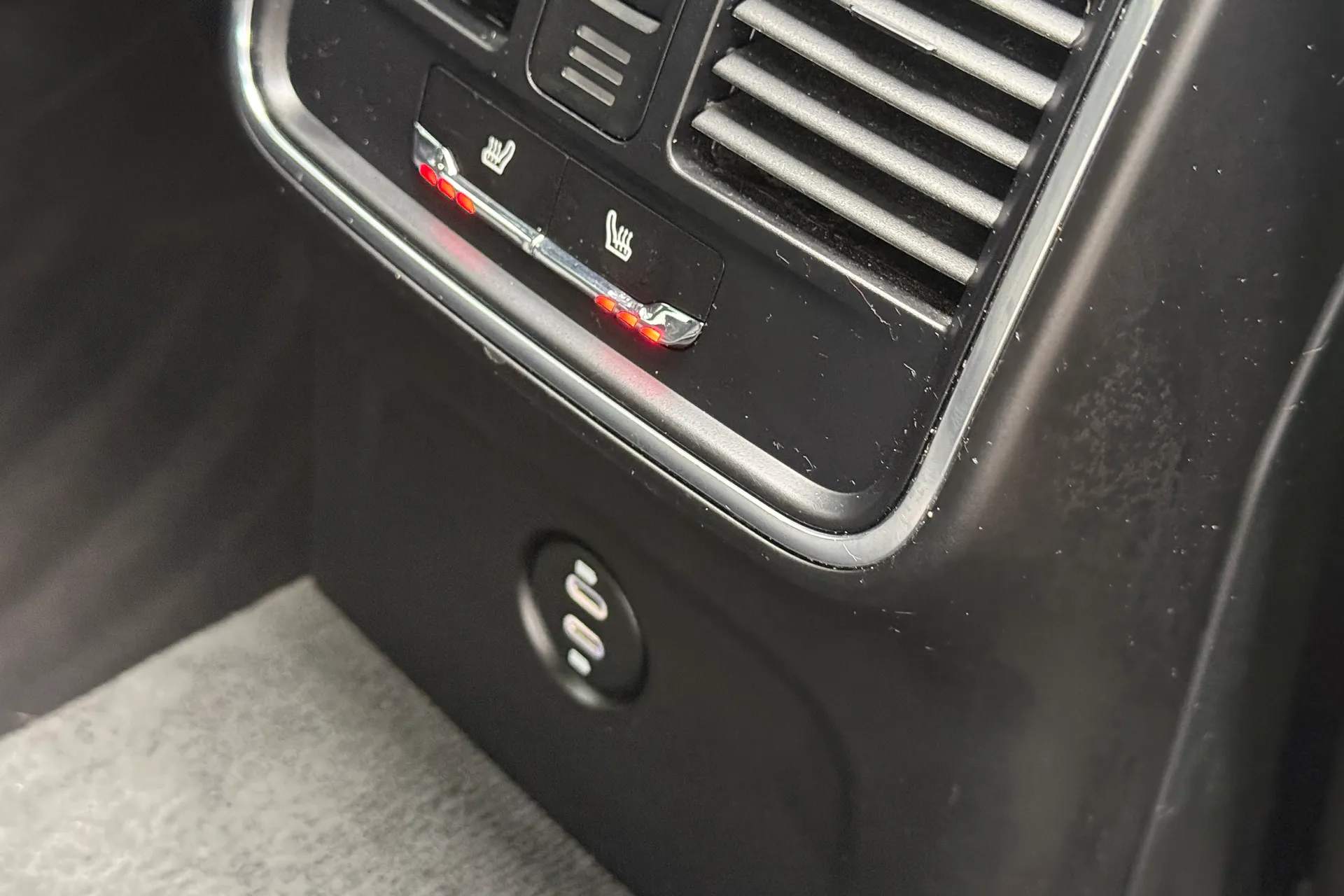 Porsche MACAN thumbnail image number 39