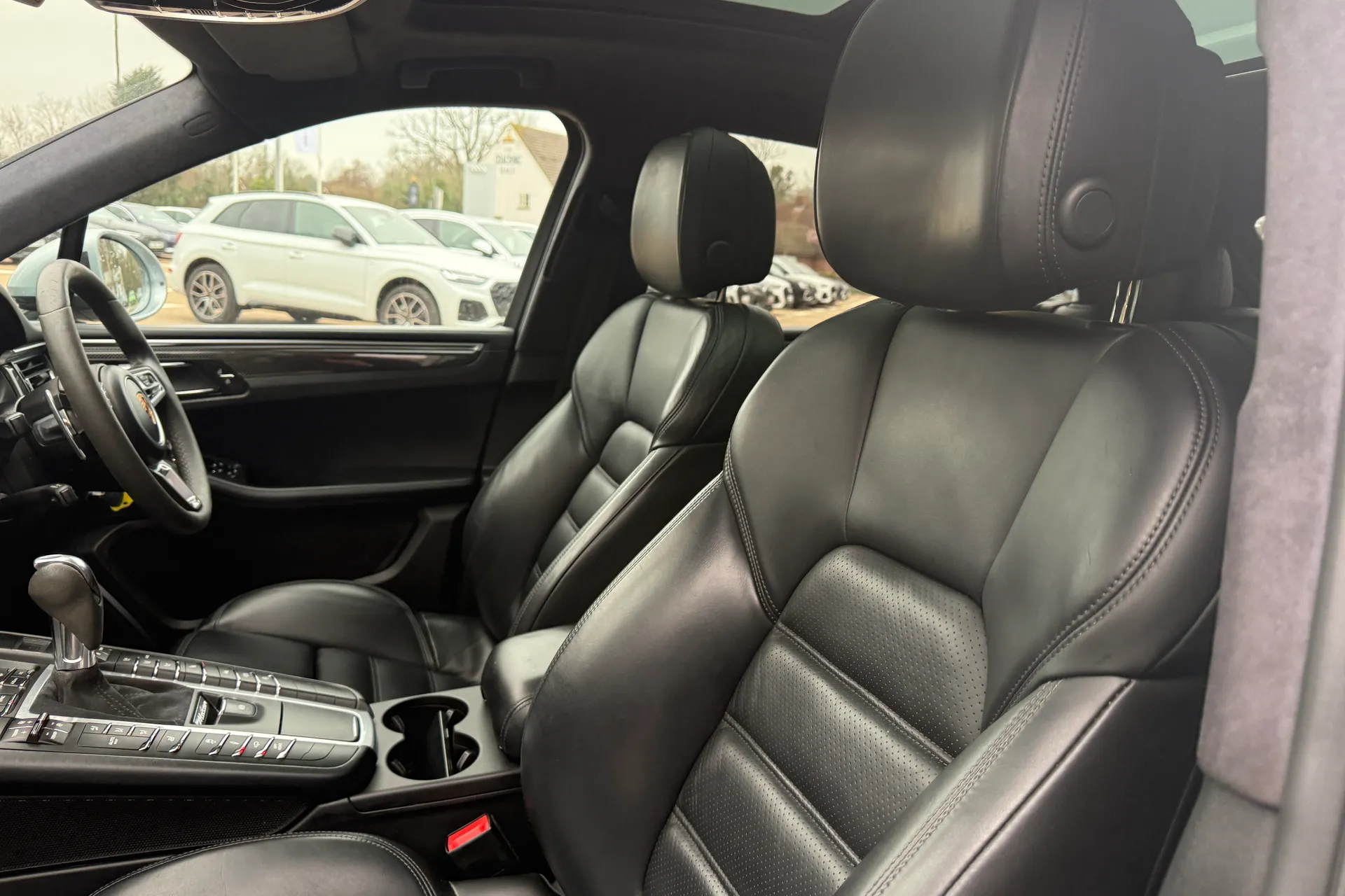 Porsche MACAN thumbnail image number 59