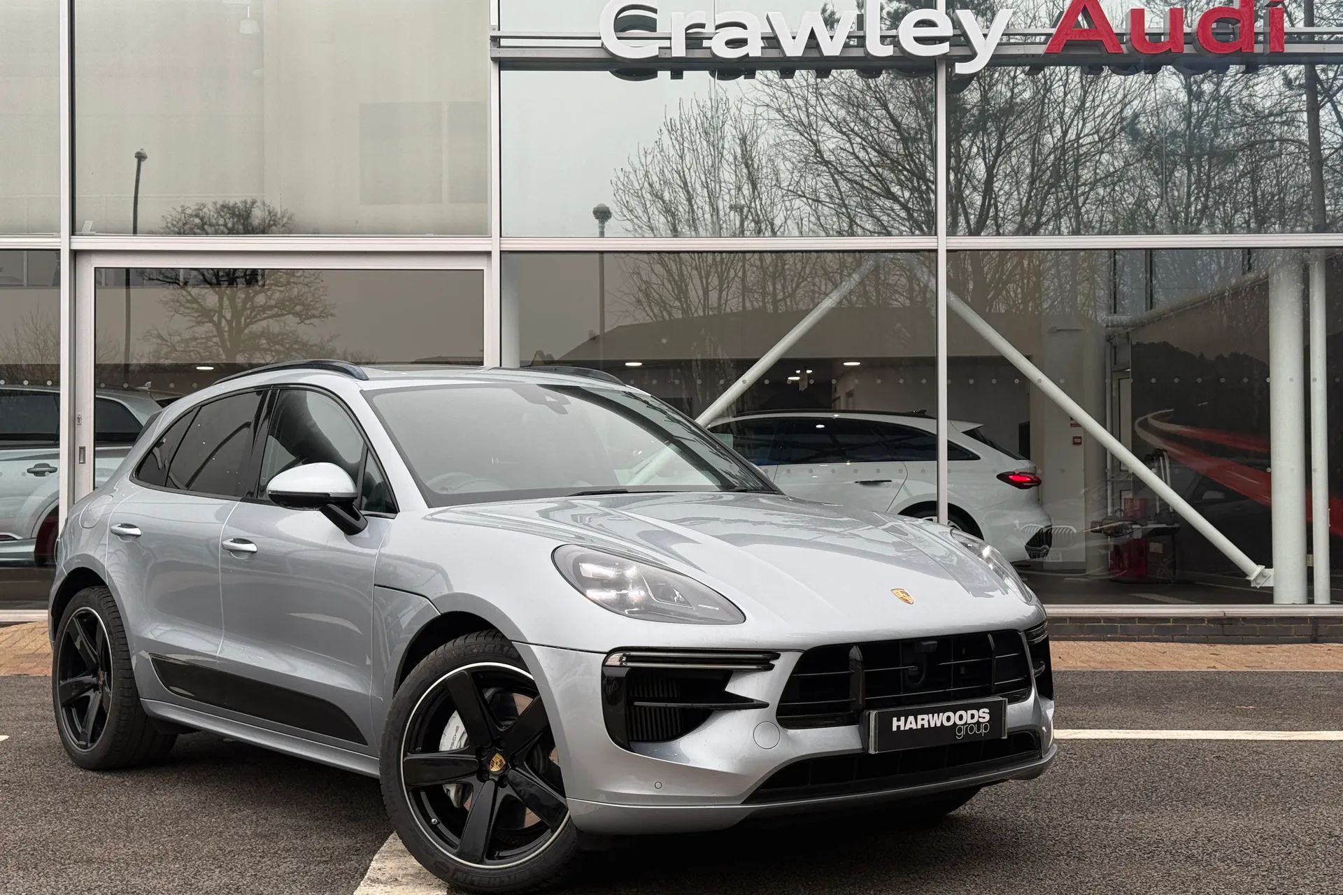 Porsche MACAN focused image