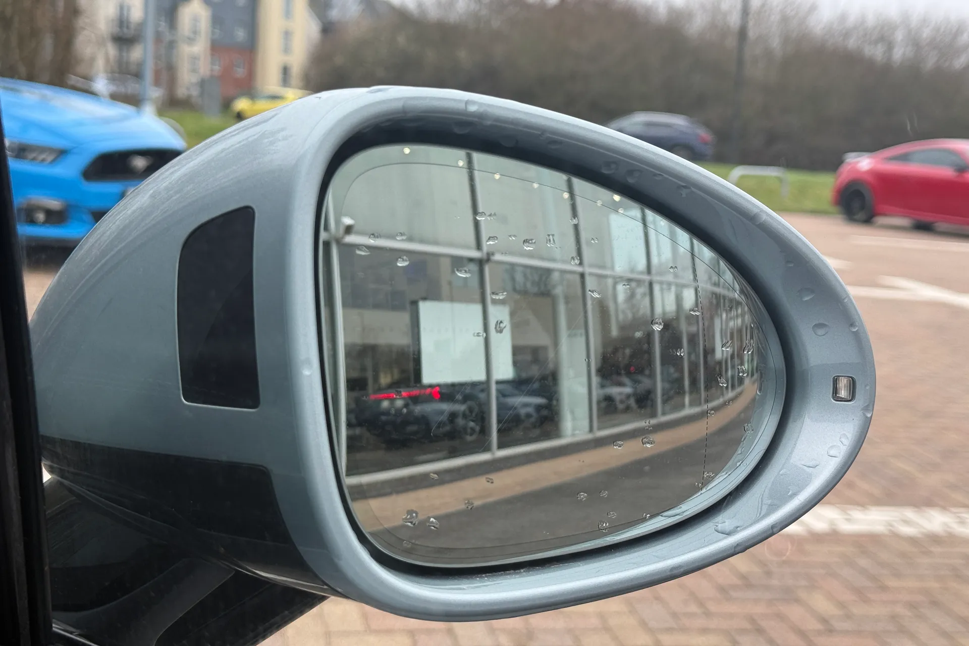 Porsche MACAN thumbnail image number 24