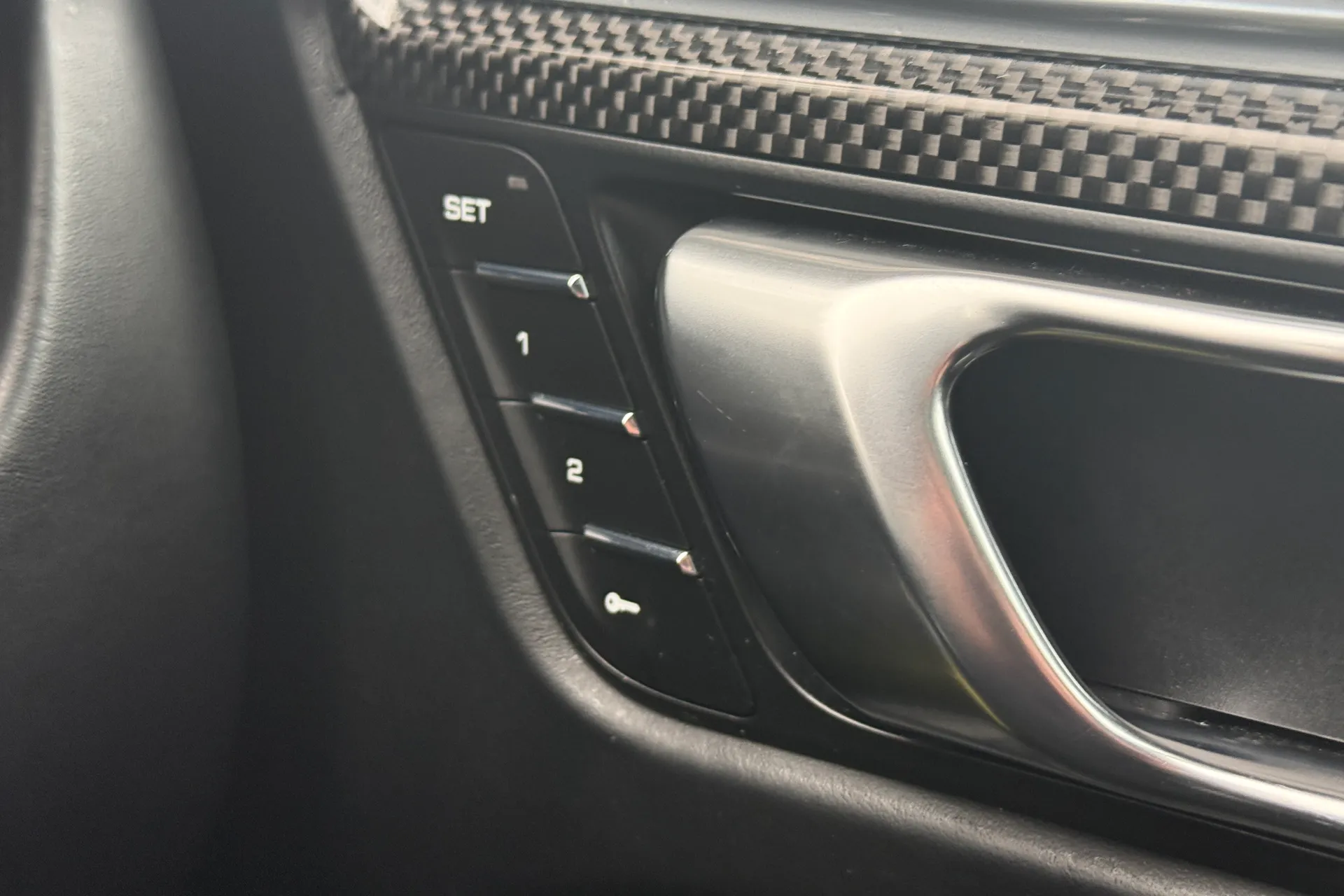 Porsche MACAN thumbnail image number 23