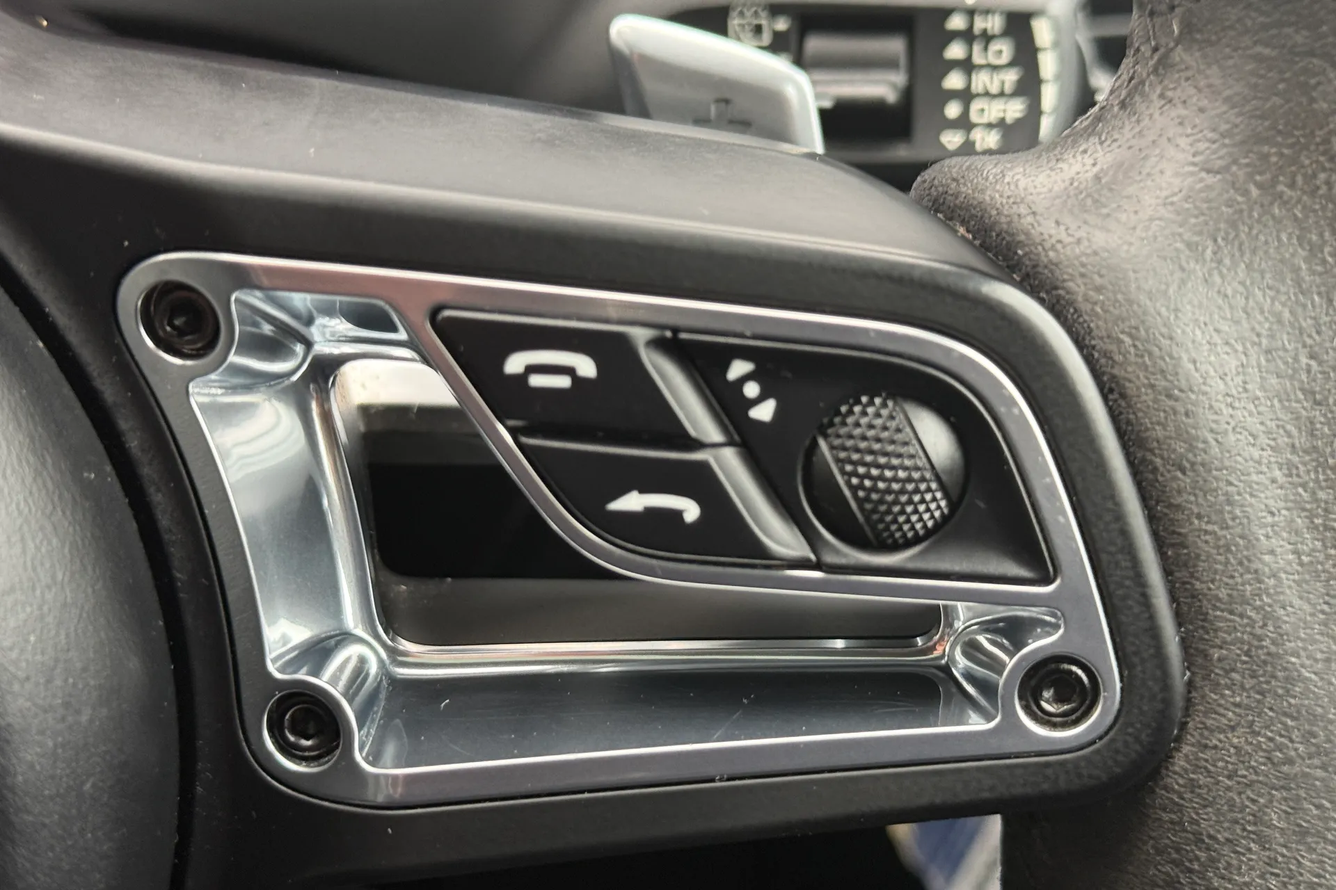 Porsche MACAN thumbnail image number 13