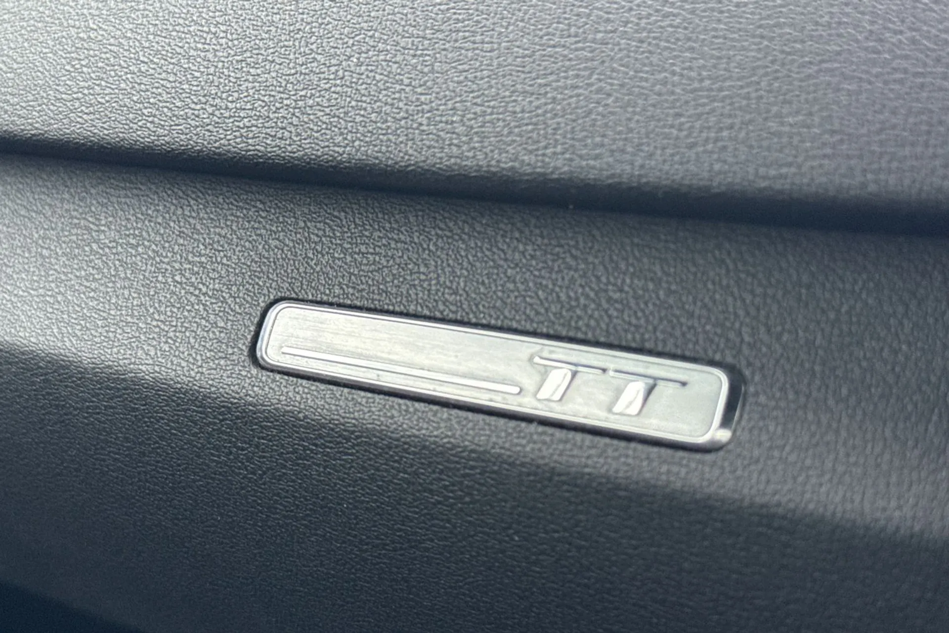 Audi TT thumbnail image number 43