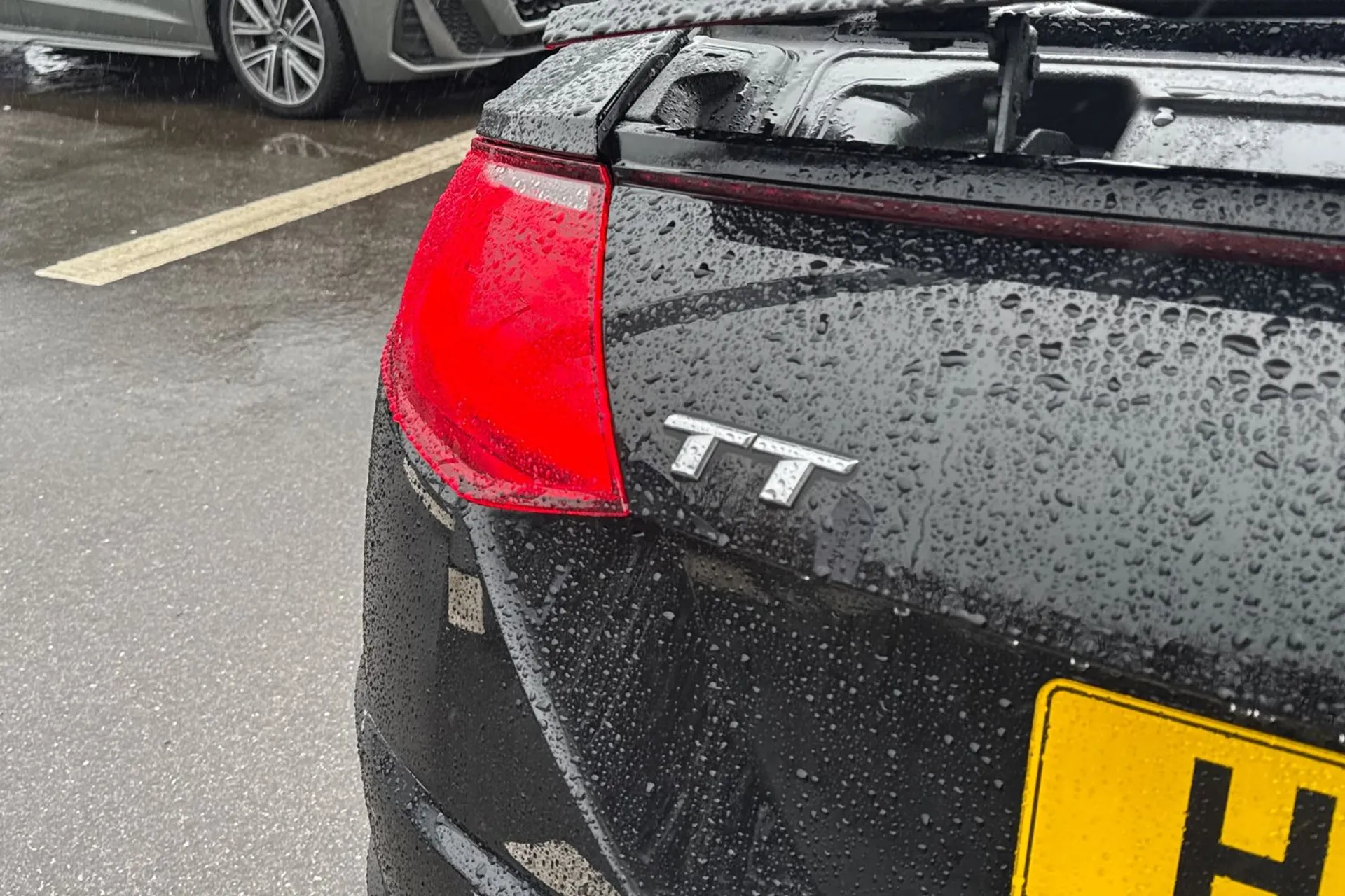 Audi TT thumbnail image number 20