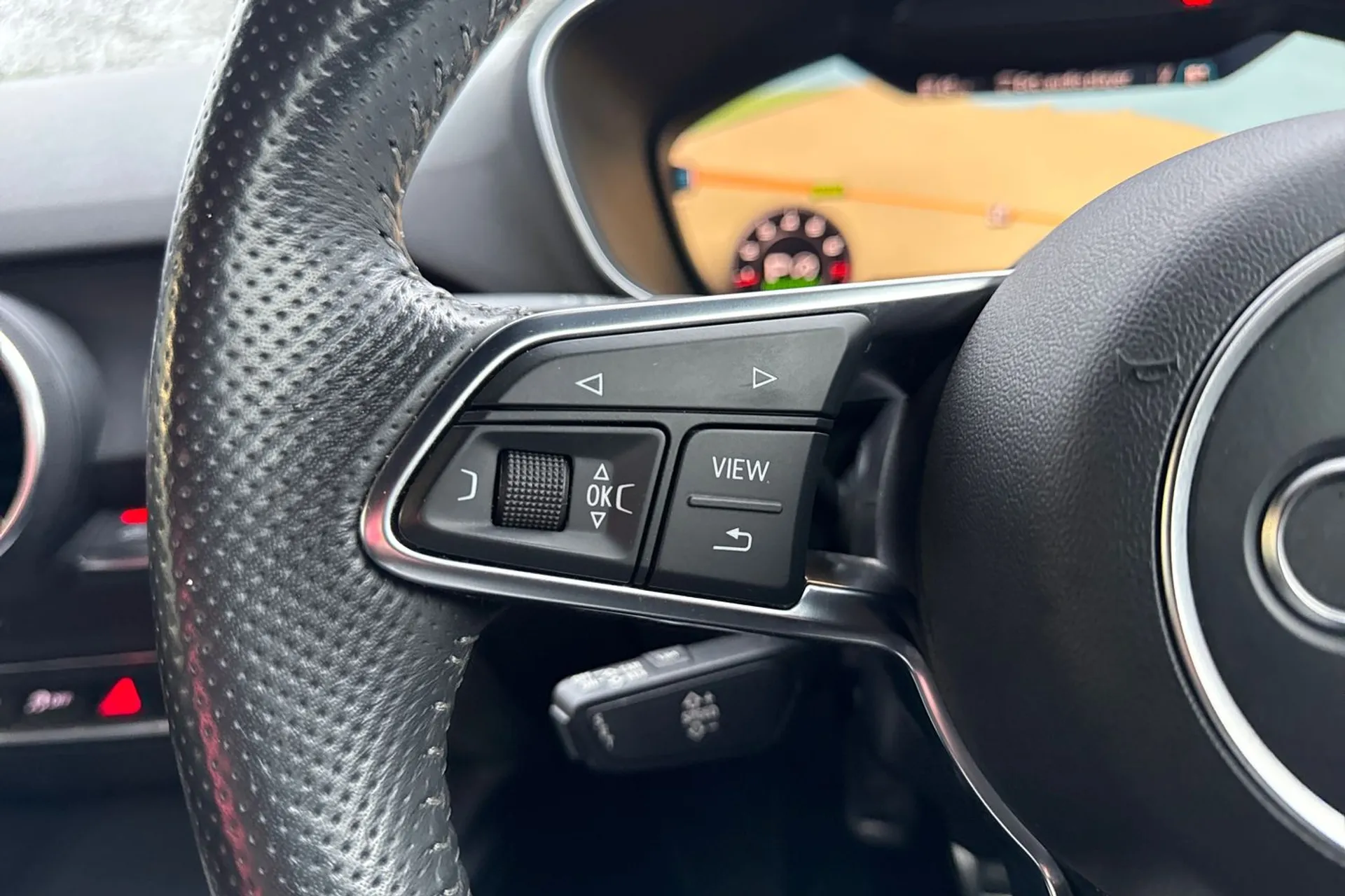 Audi TT thumbnail image number 29