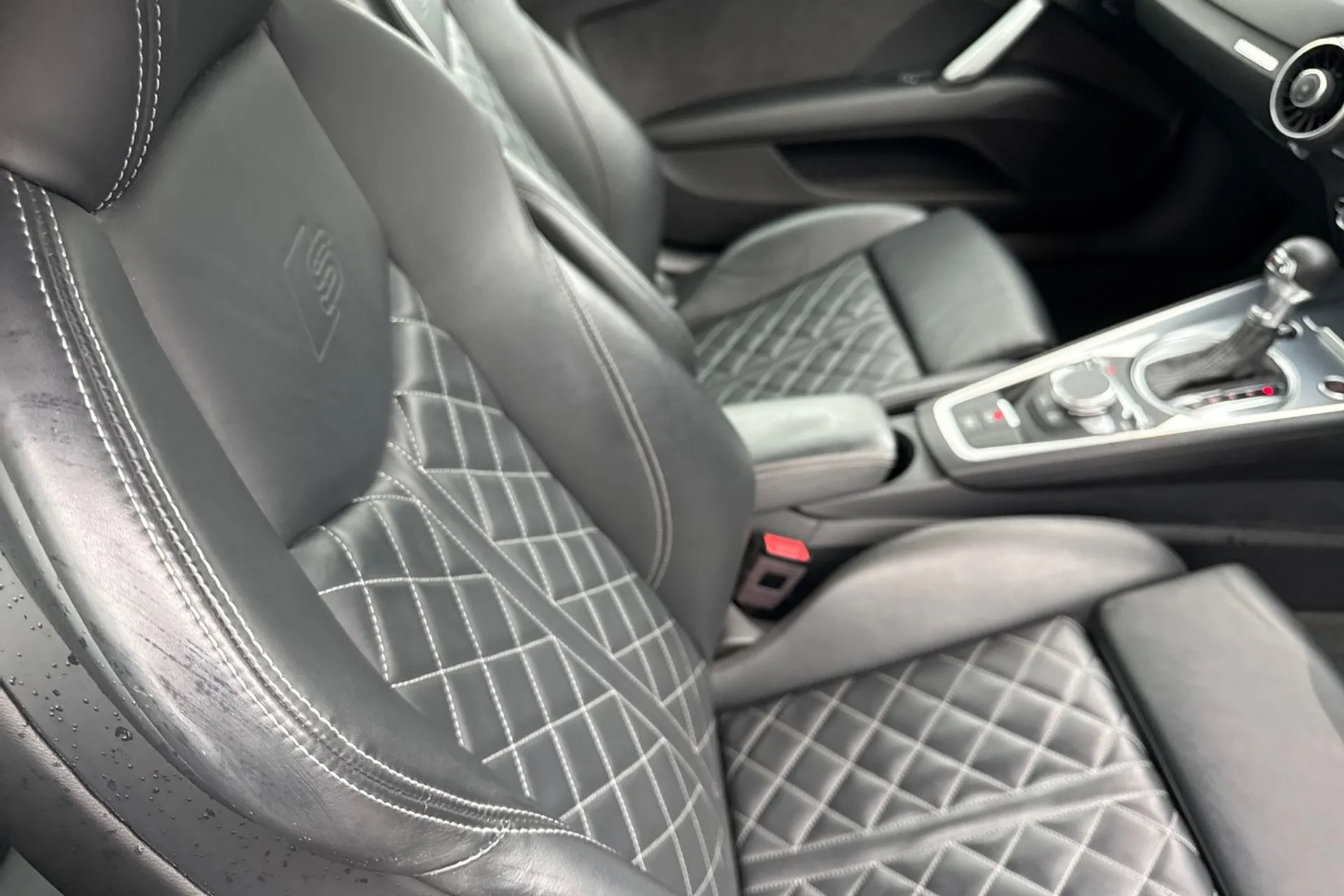 Audi TT thumbnail image number 42