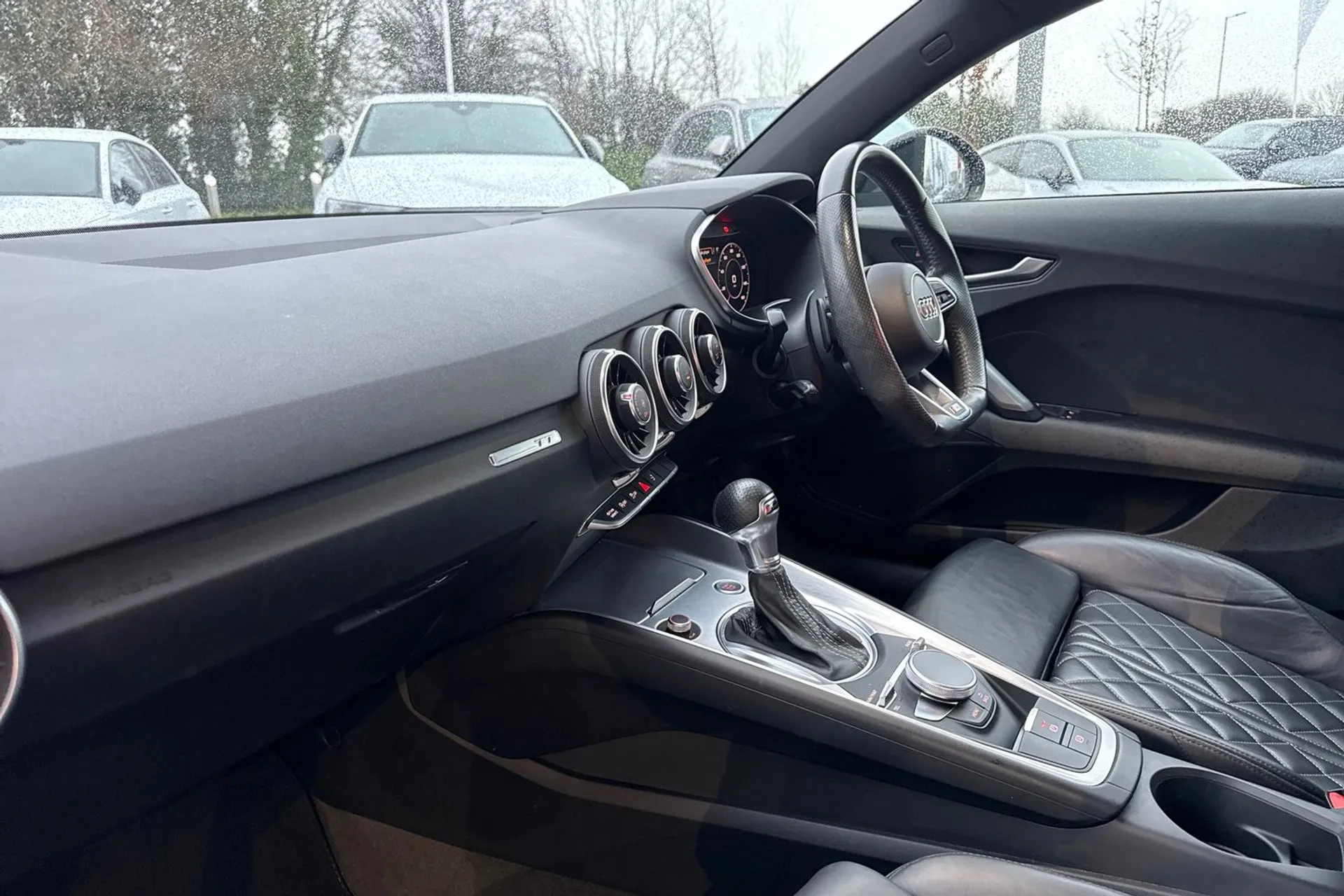 Audi TT thumbnail image number 24