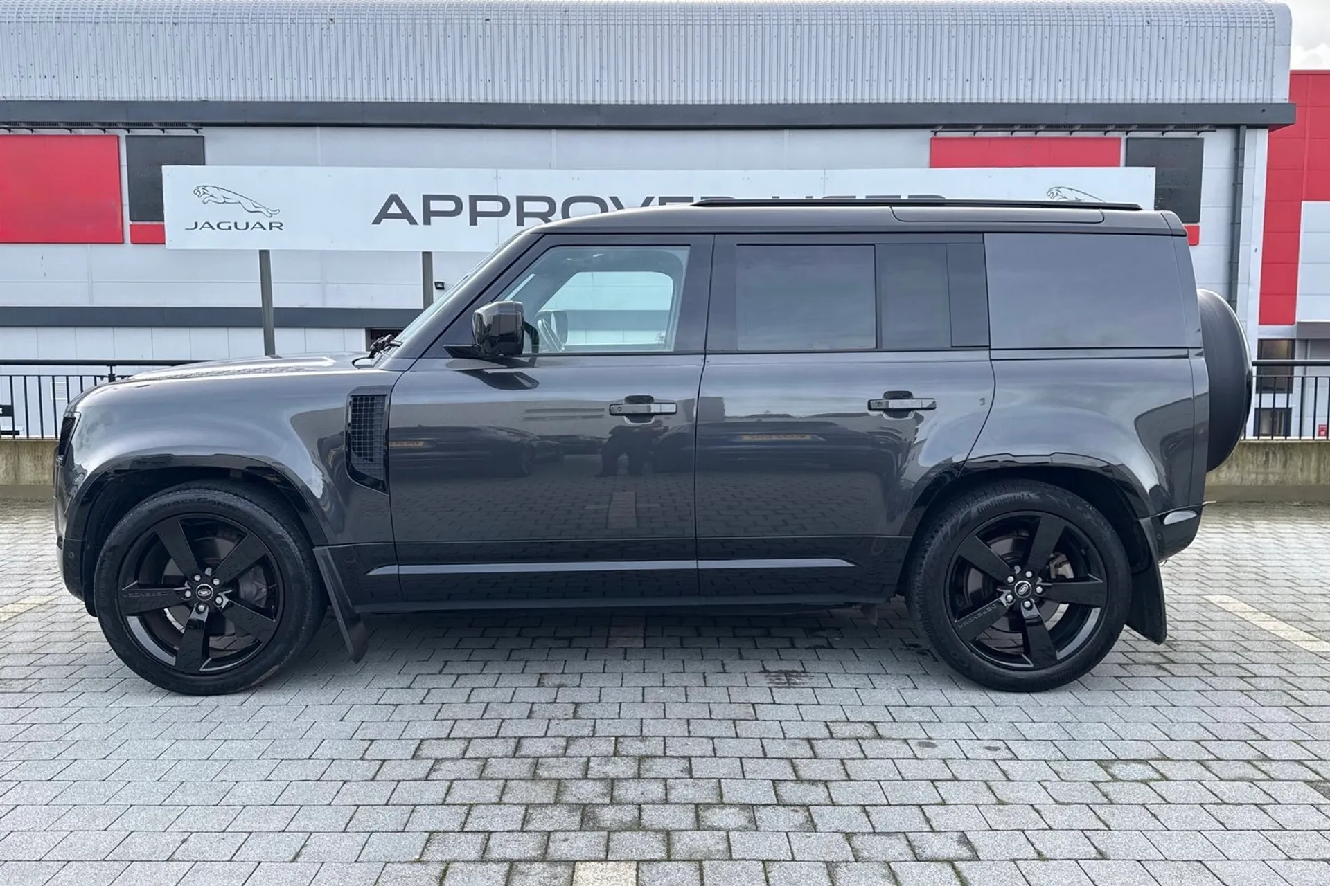 LAND ROVER DEFENDER thumbnail image number 16