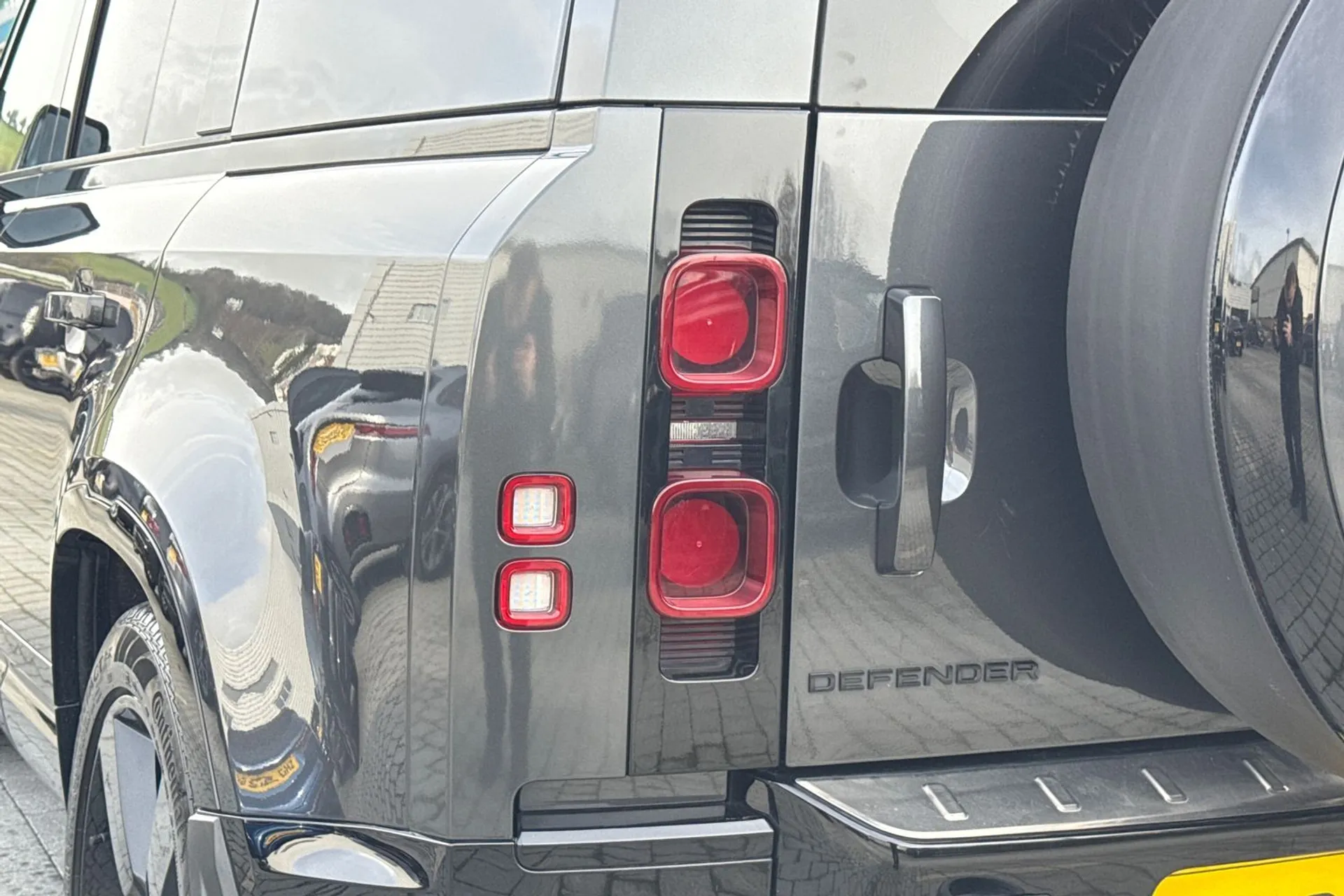 LAND ROVER DEFENDER thumbnail image number 26