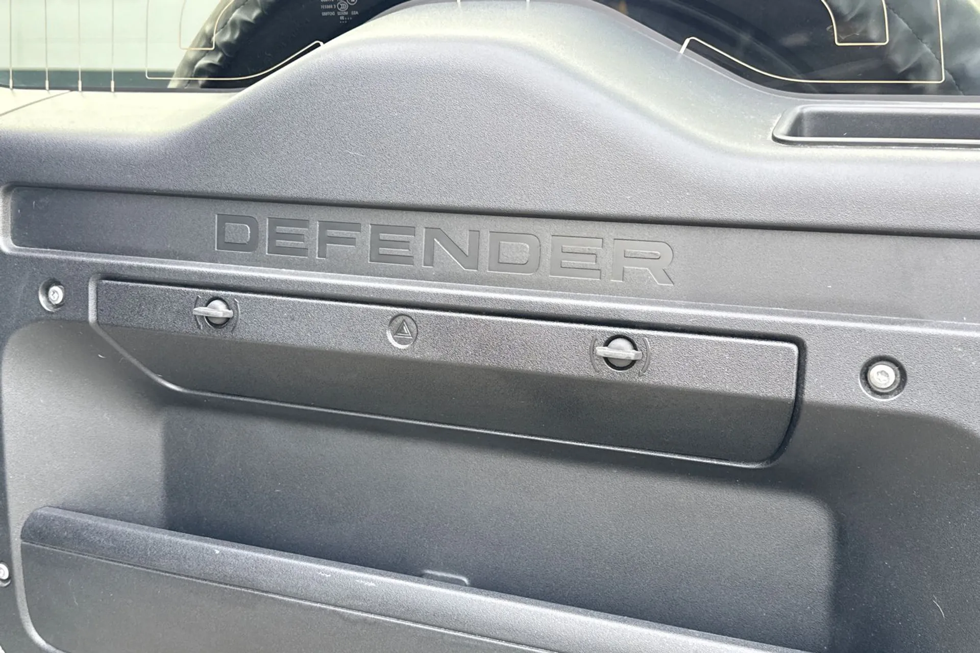 LAND ROVER DEFENDER thumbnail image number 33