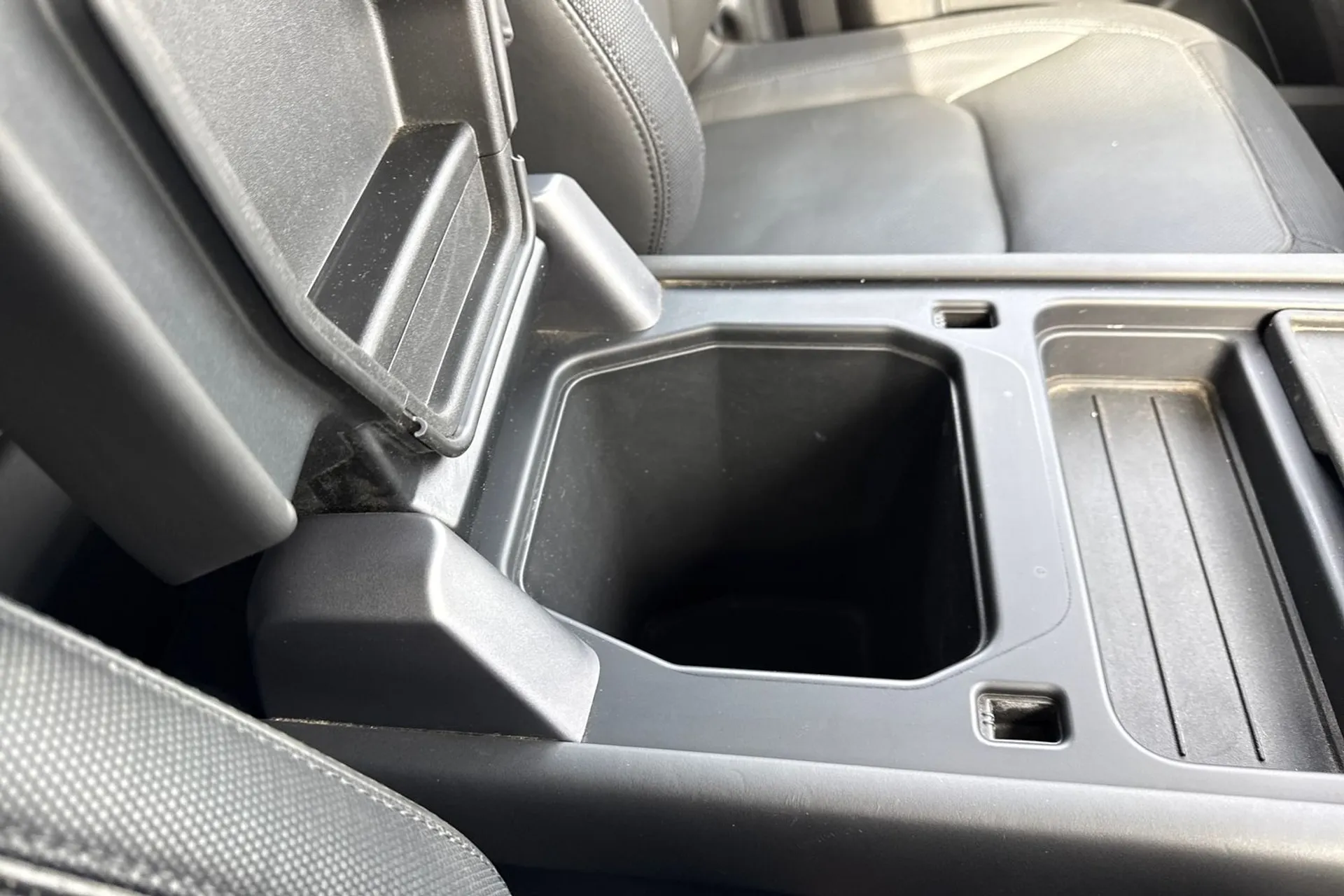 LAND ROVER DEFENDER thumbnail image number 50