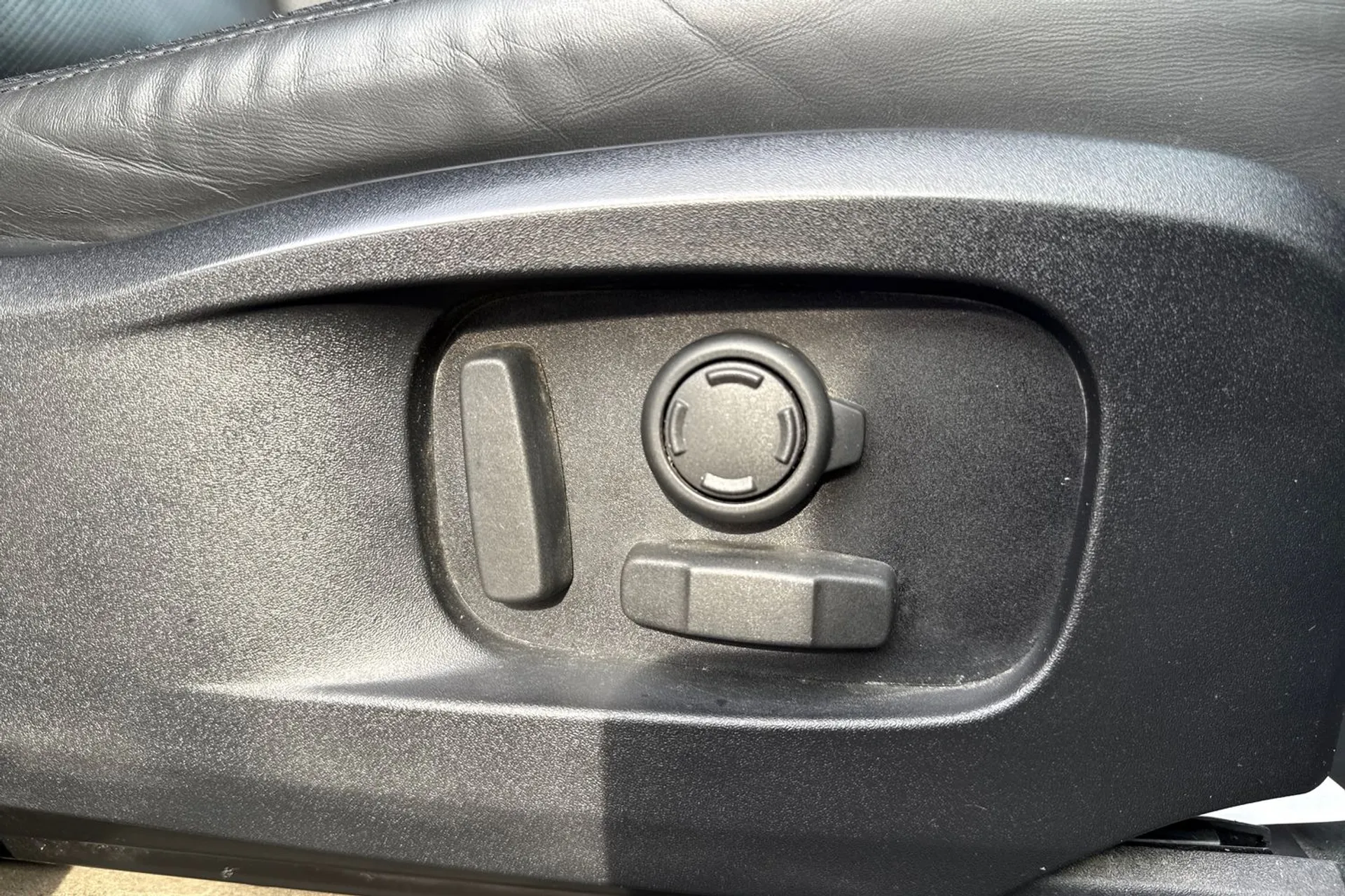 LAND ROVER DEFENDER thumbnail image number 40