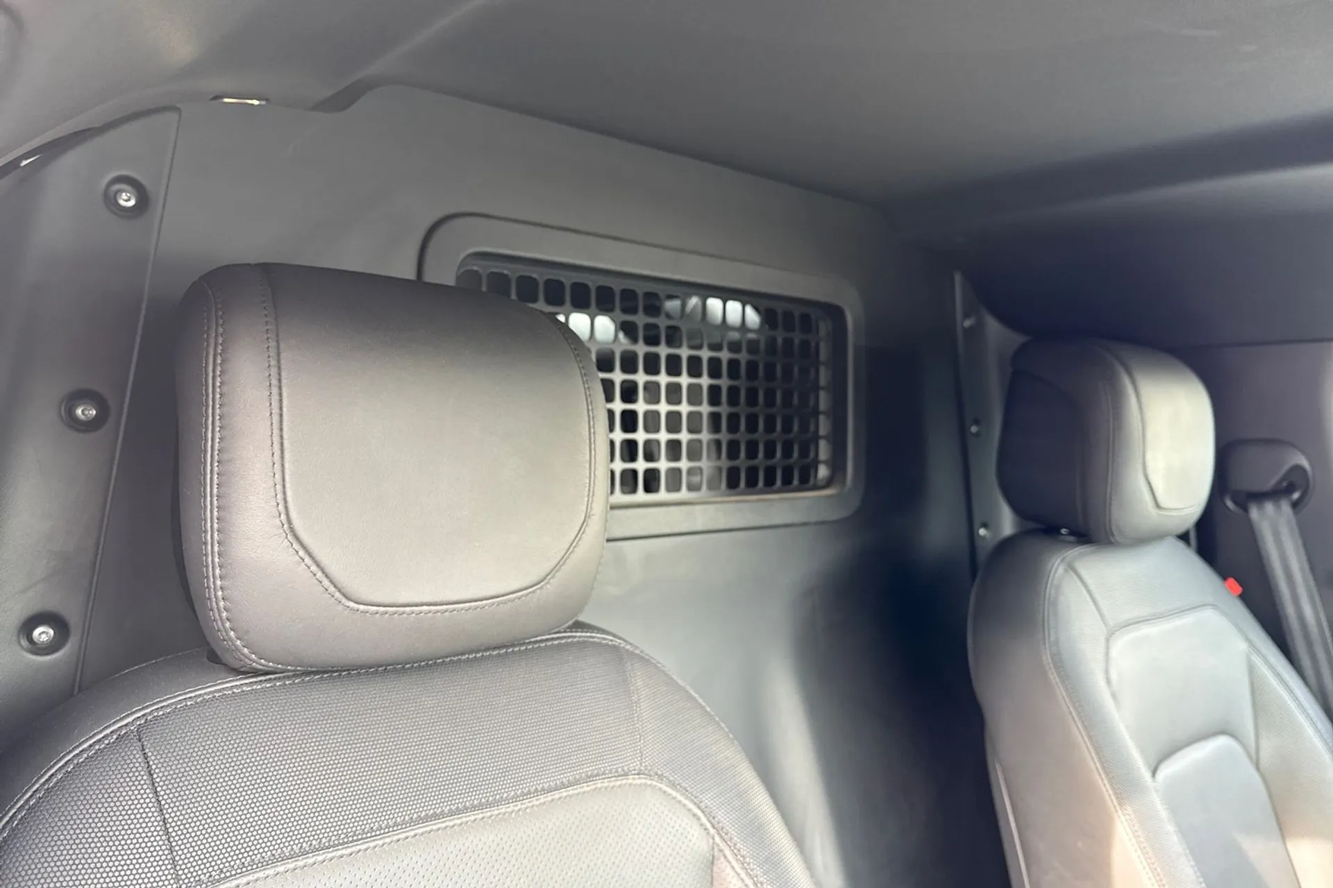 LAND ROVER DEFENDER thumbnail image number 10