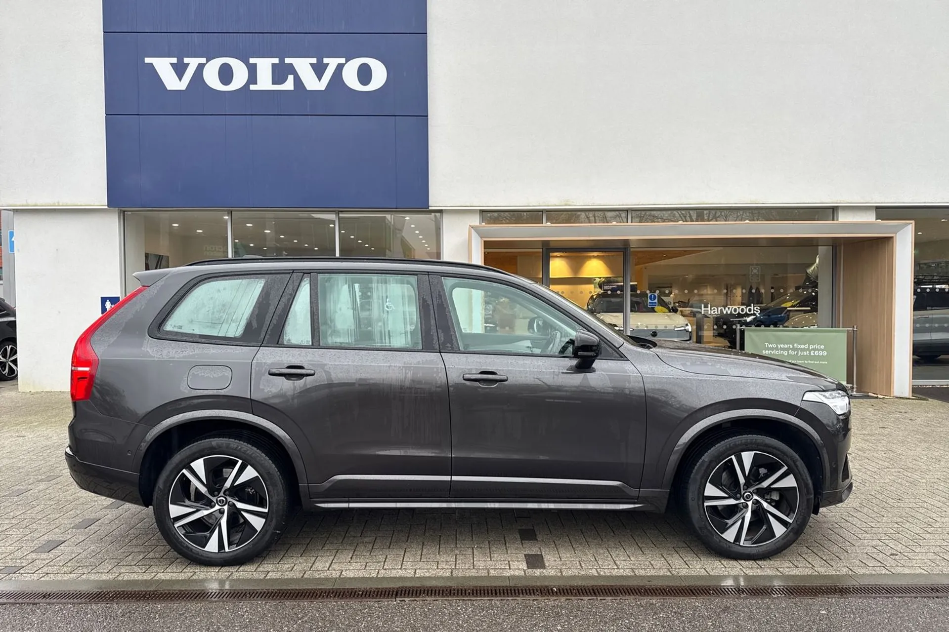 Volvo XC90 thumbnail image number 2