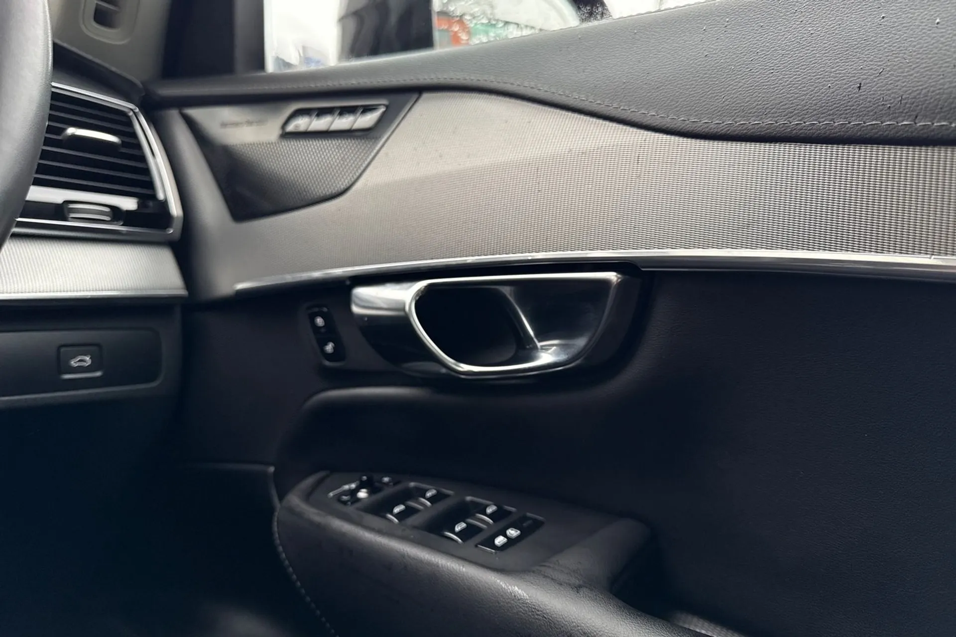 Volvo XC90 thumbnail image number 44