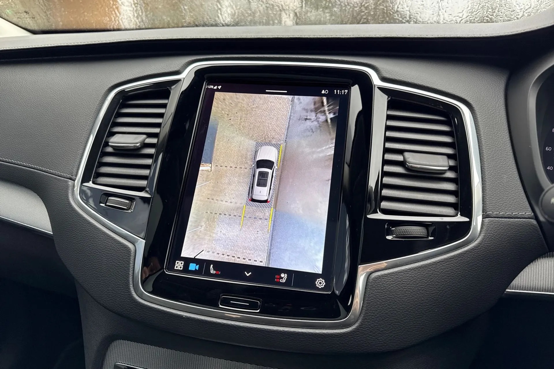 Volvo XC90 thumbnail image number 4