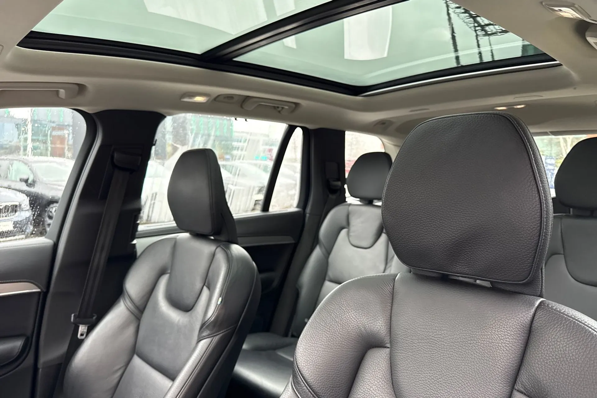 Volvo XC90 thumbnail image number 31