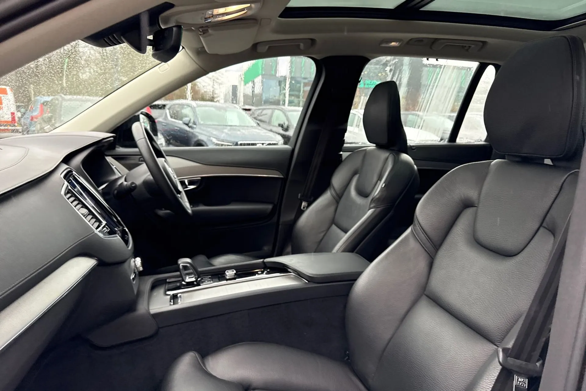 Volvo XC90 thumbnail image number 30