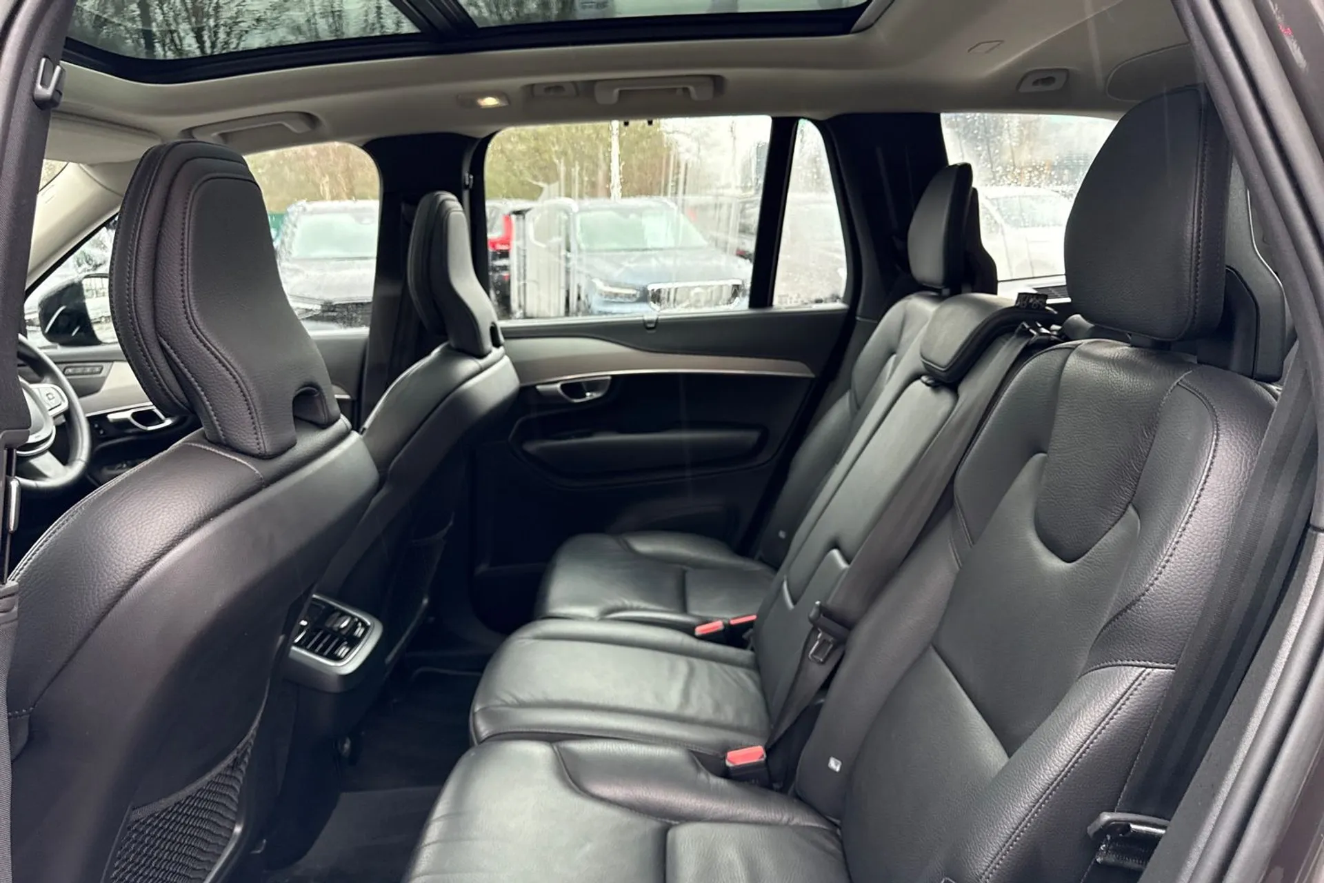 Volvo XC90 thumbnail image number 32