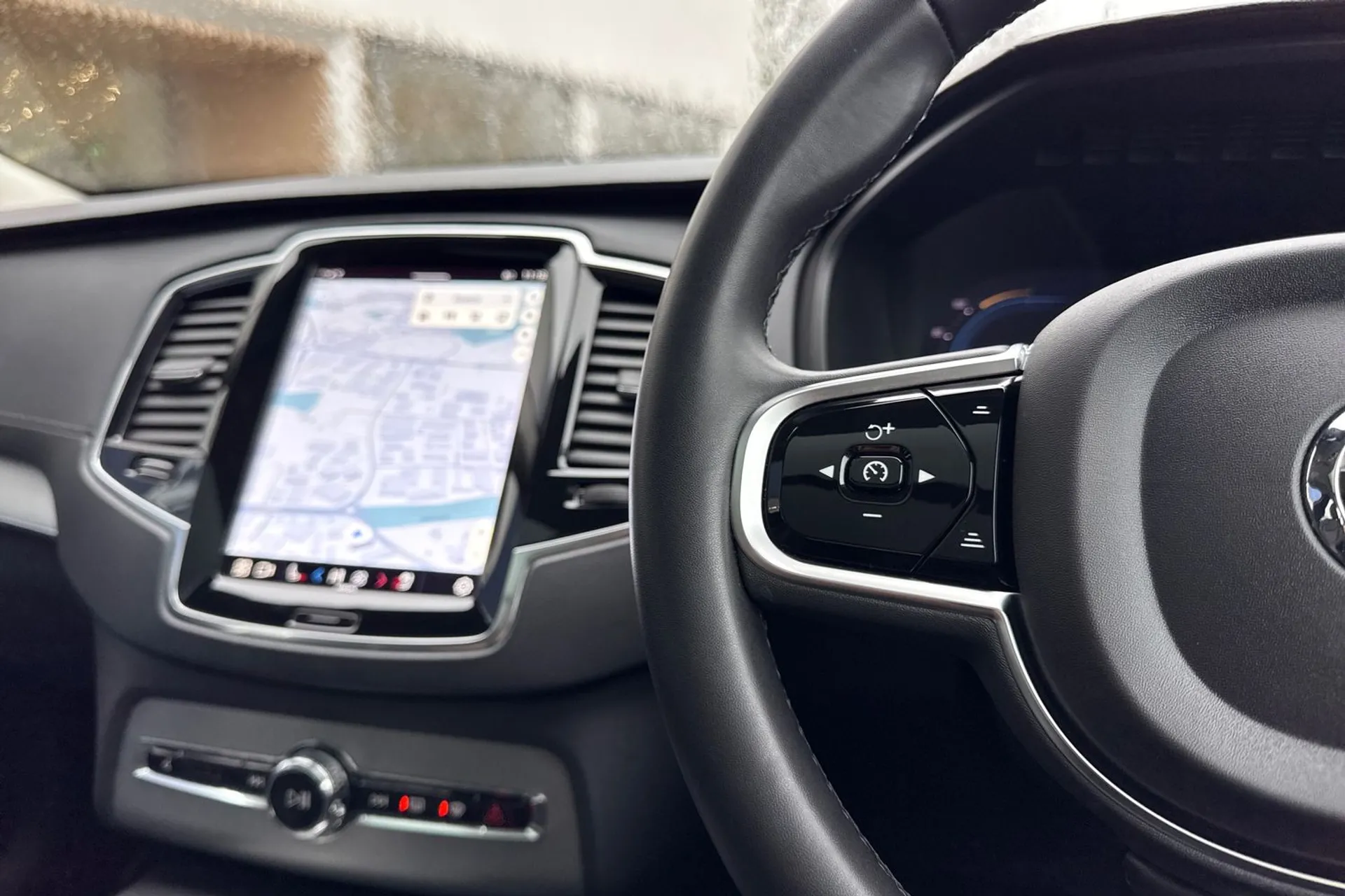 Volvo XC90 thumbnail image number 38