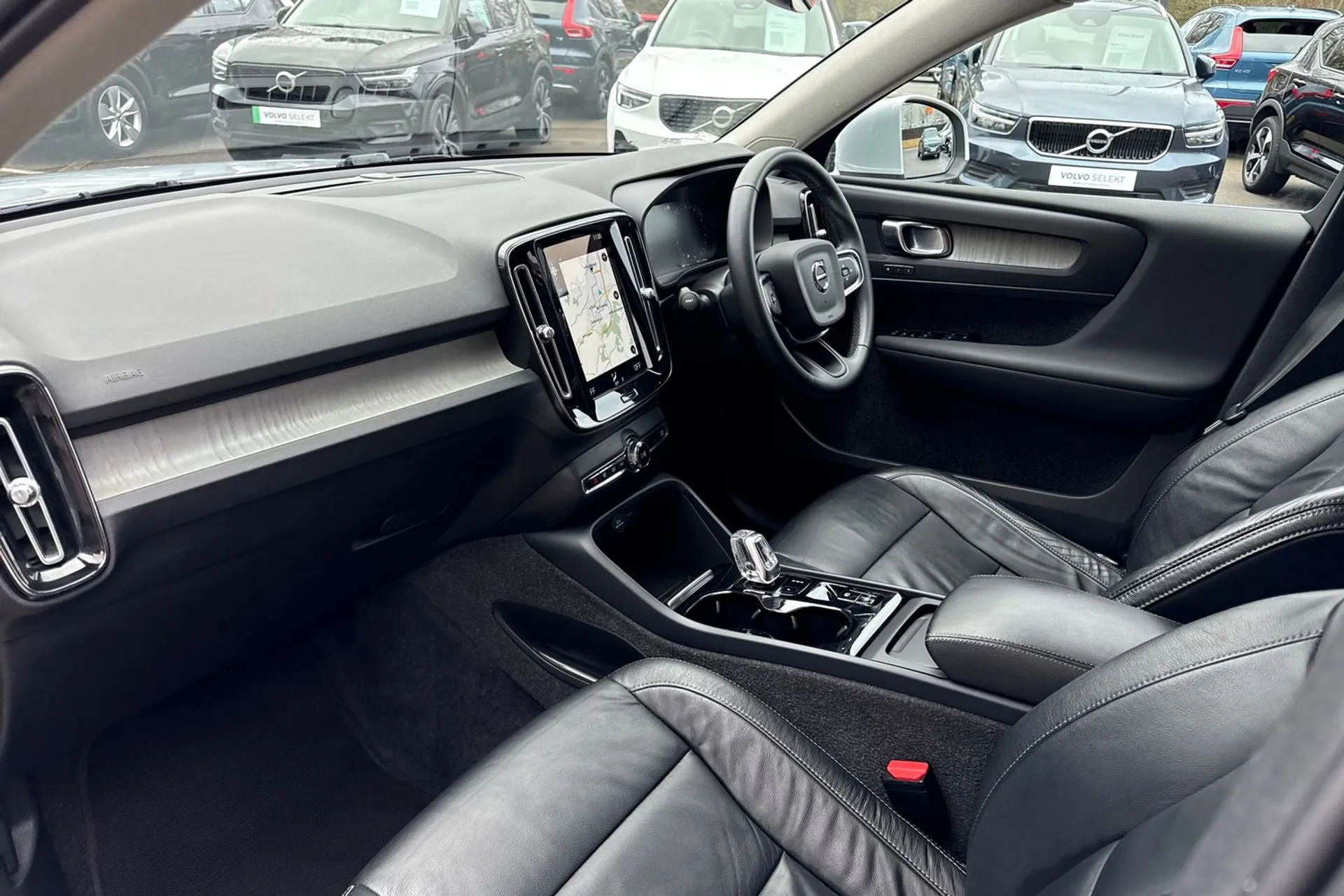 Volvo XC40 thumbnail image number 27