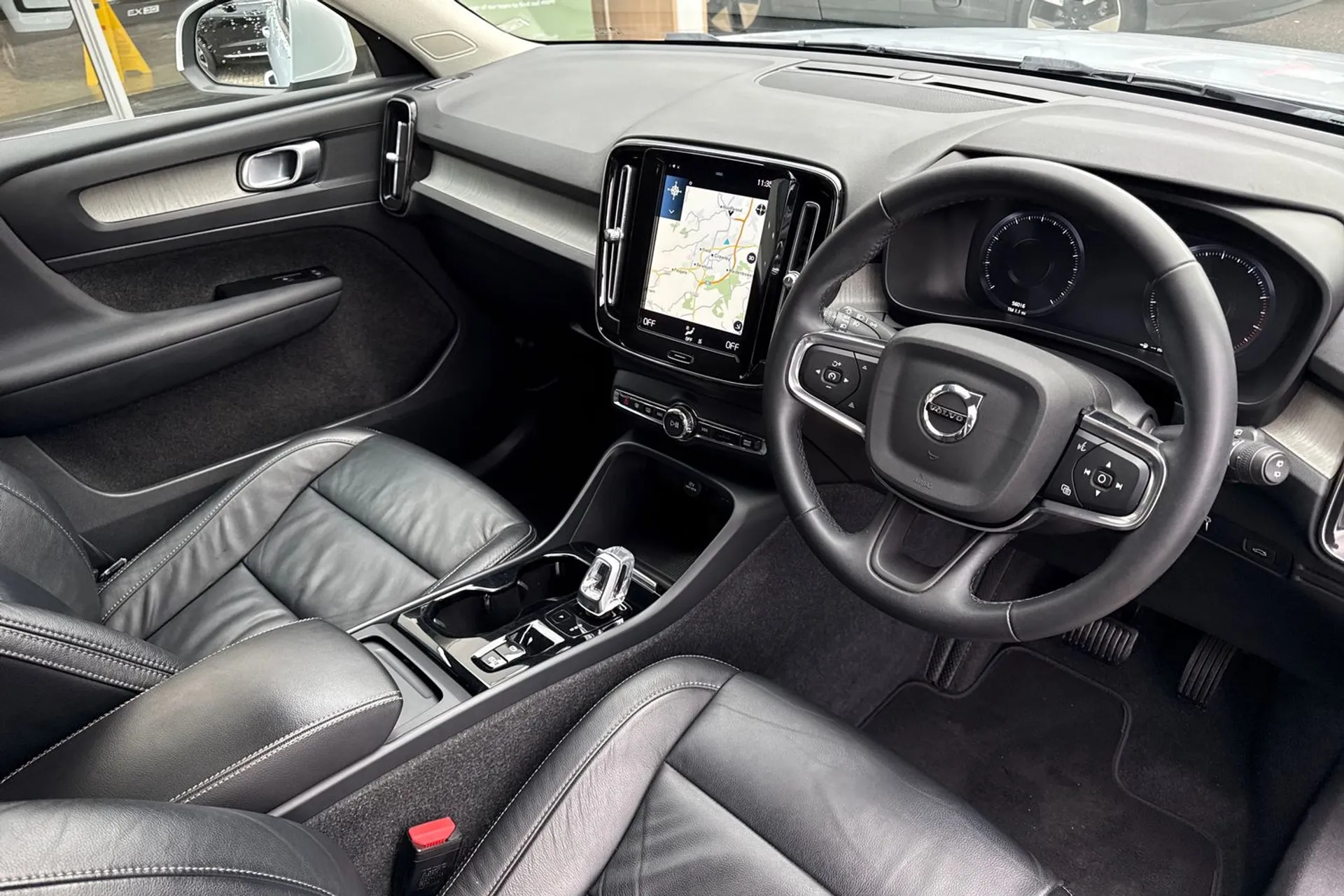 Volvo XC40 thumbnail image number 6