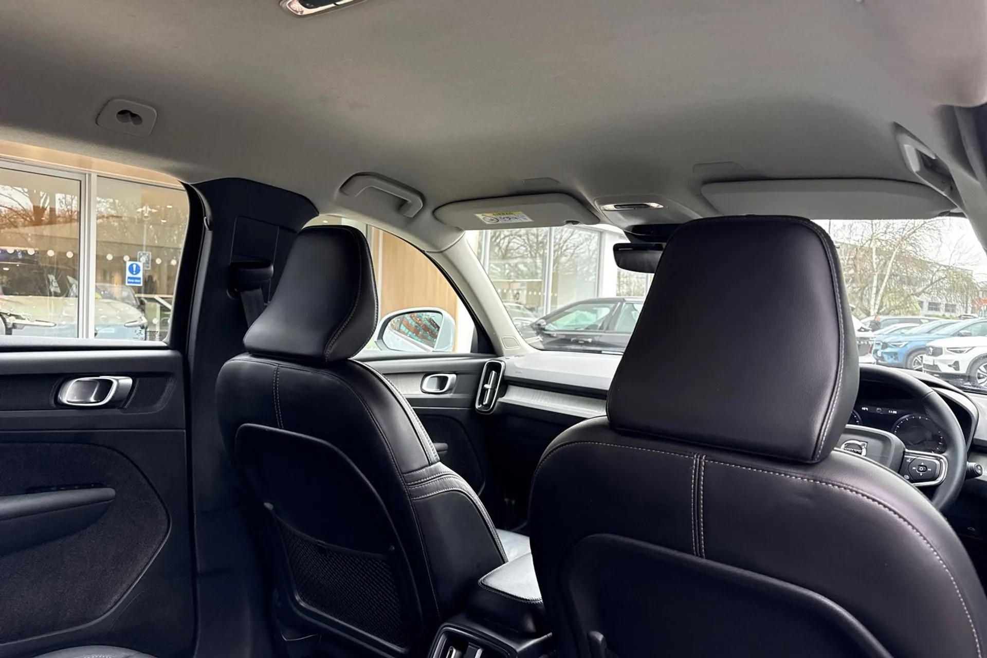 Volvo XC40 thumbnail image number 24