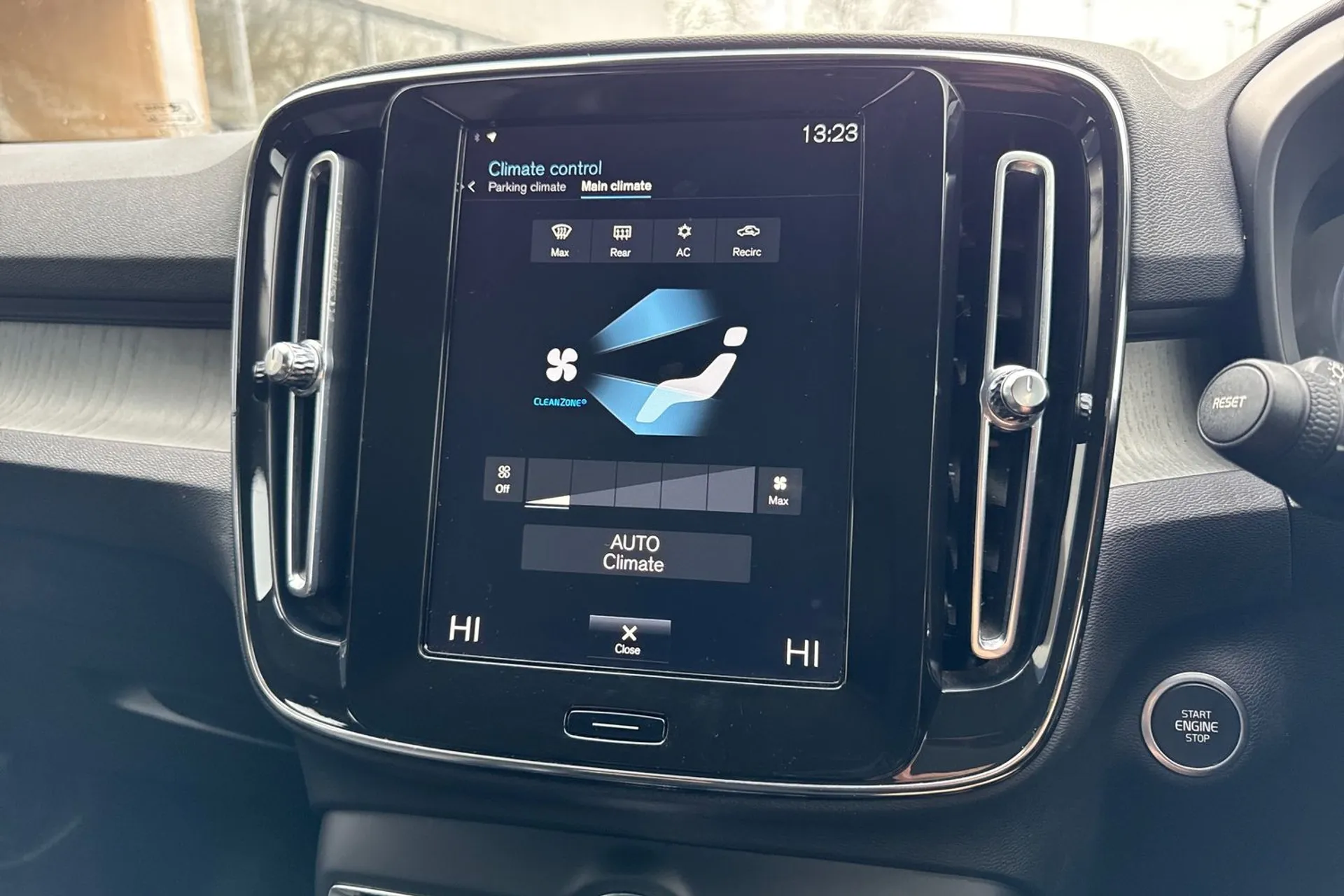 Volvo XC40 thumbnail image number 38