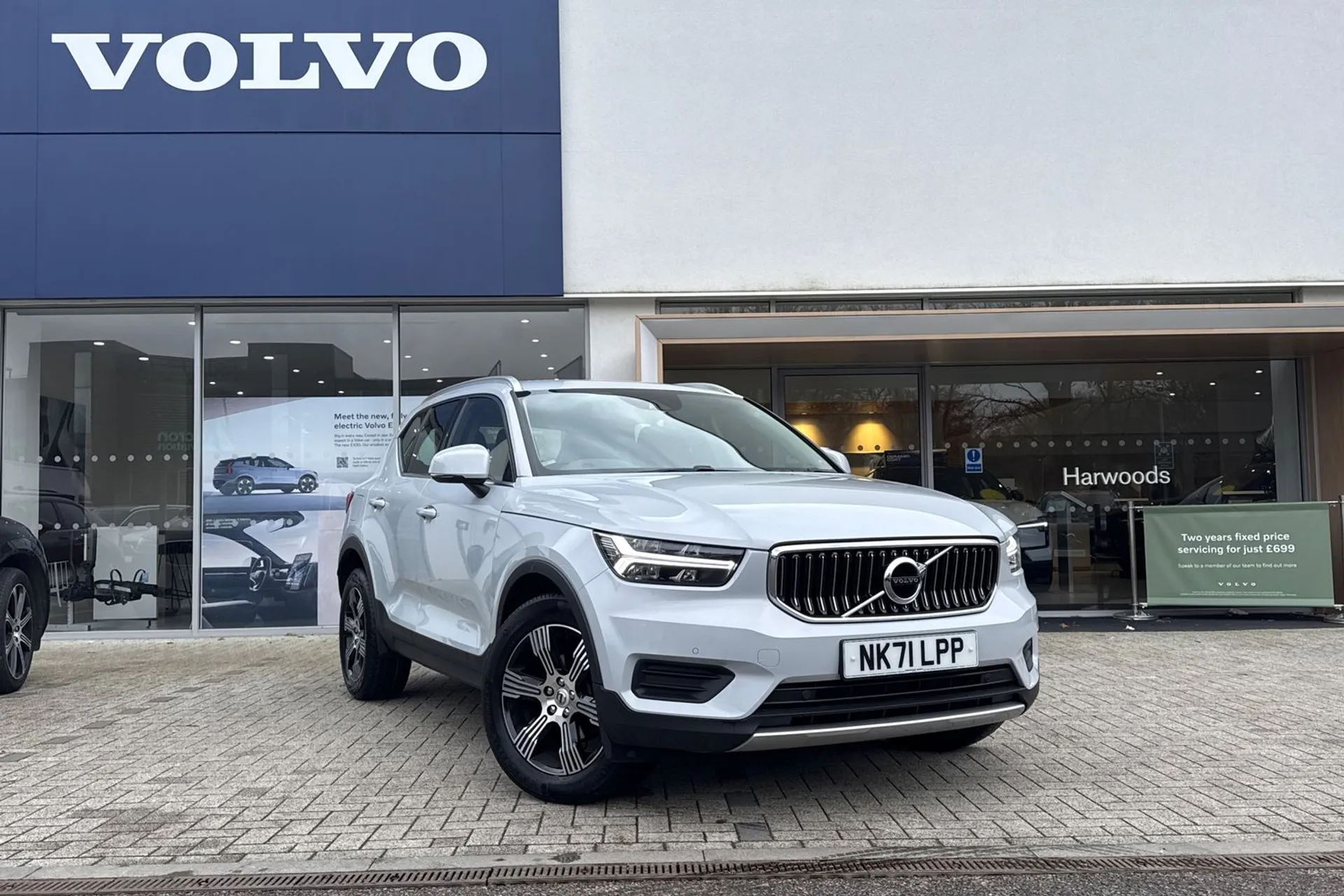 Volvo XC40 focused image
