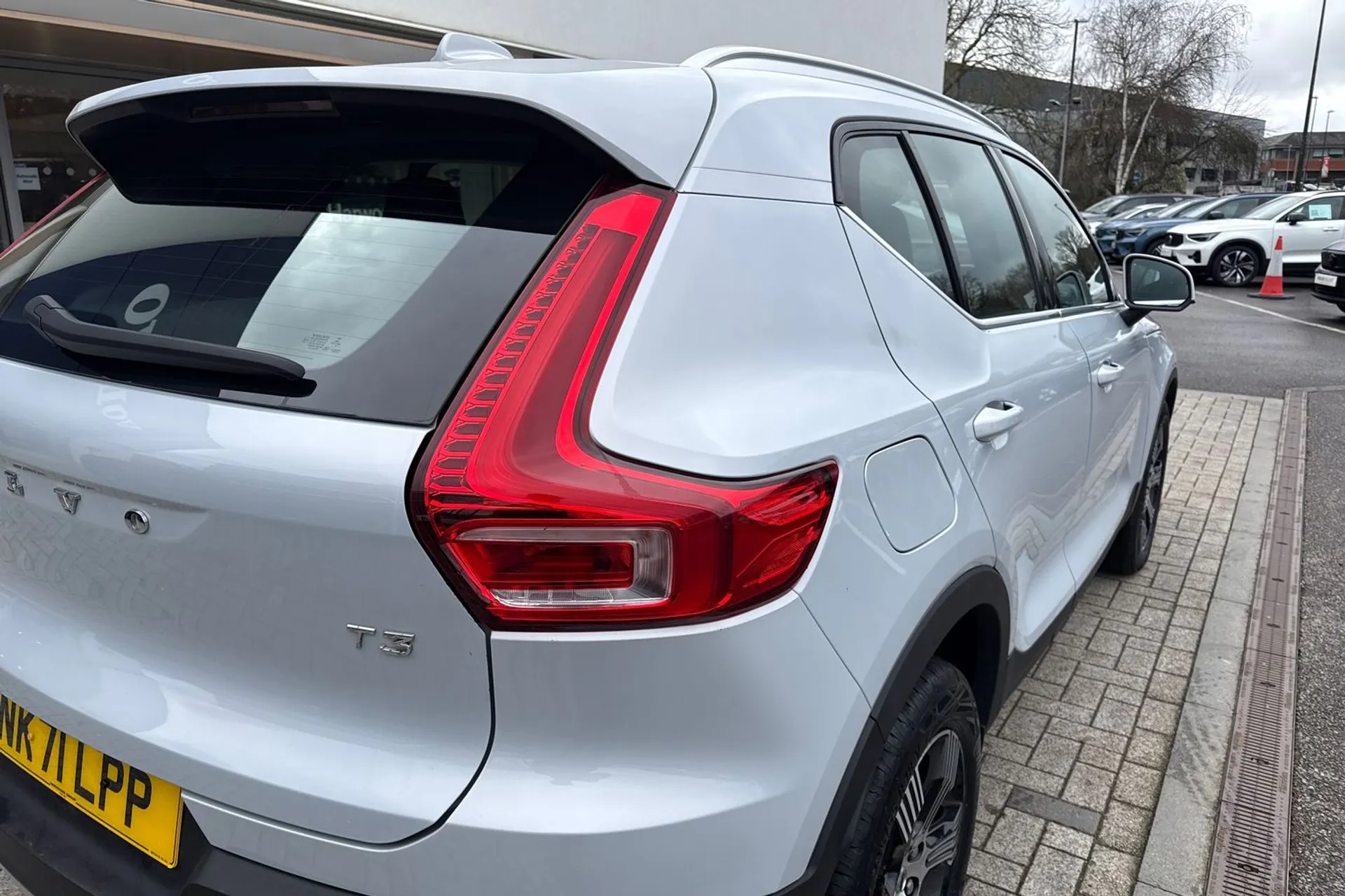 Volvo XC40 thumbnail image number 15