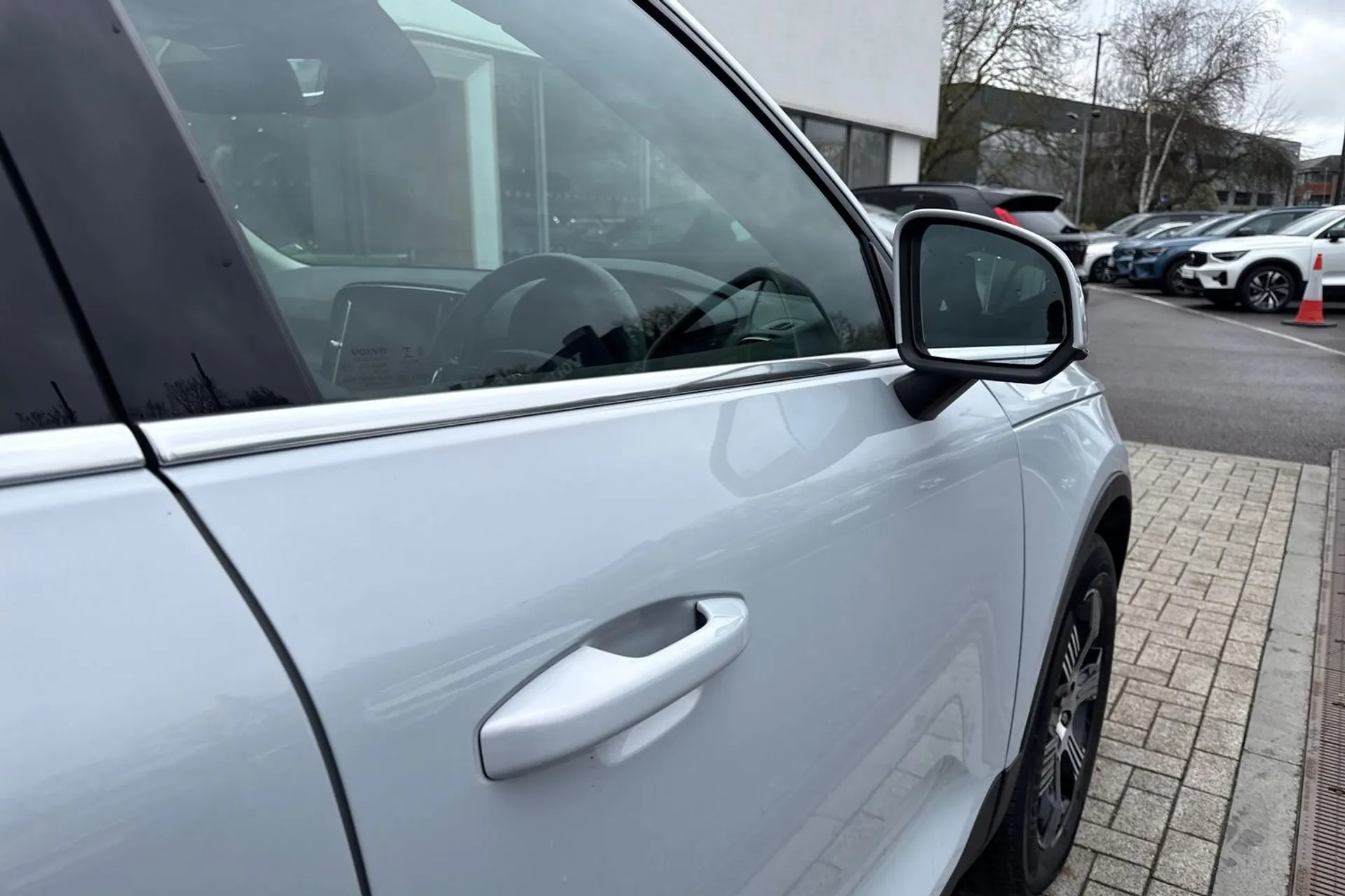 Volvo XC40 thumbnail image number 17