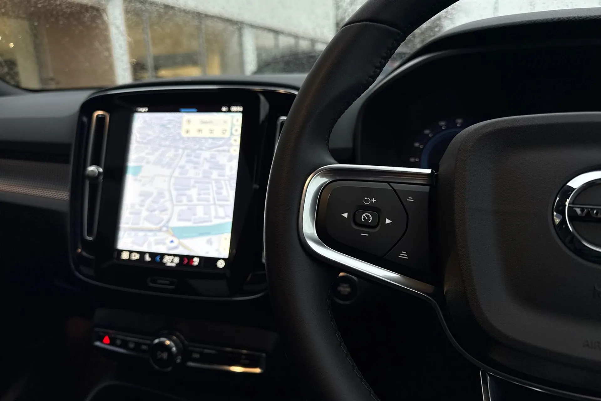 Volvo XC40 thumbnail image number 36