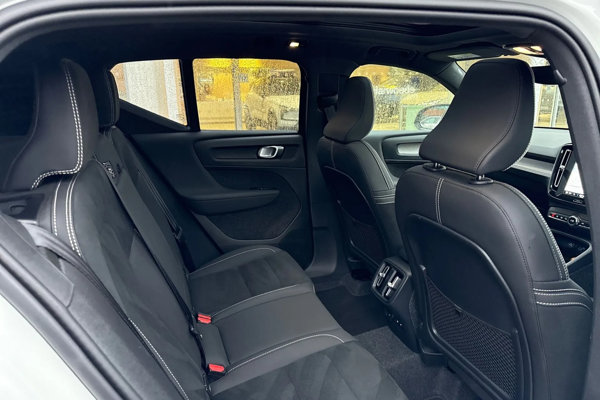 Volvo XC40 thumbnail image number 23