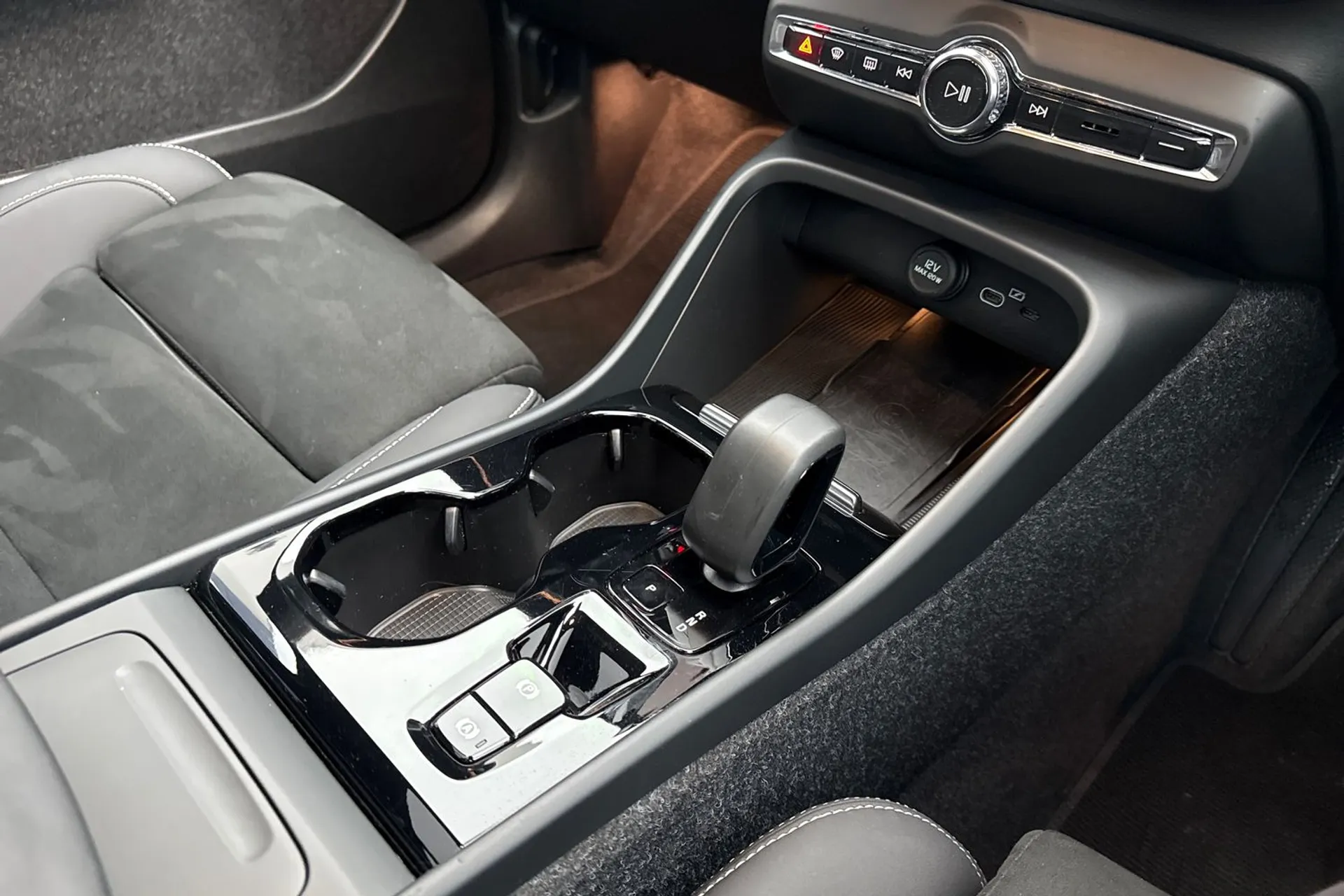 Volvo XC40 thumbnail image number 43