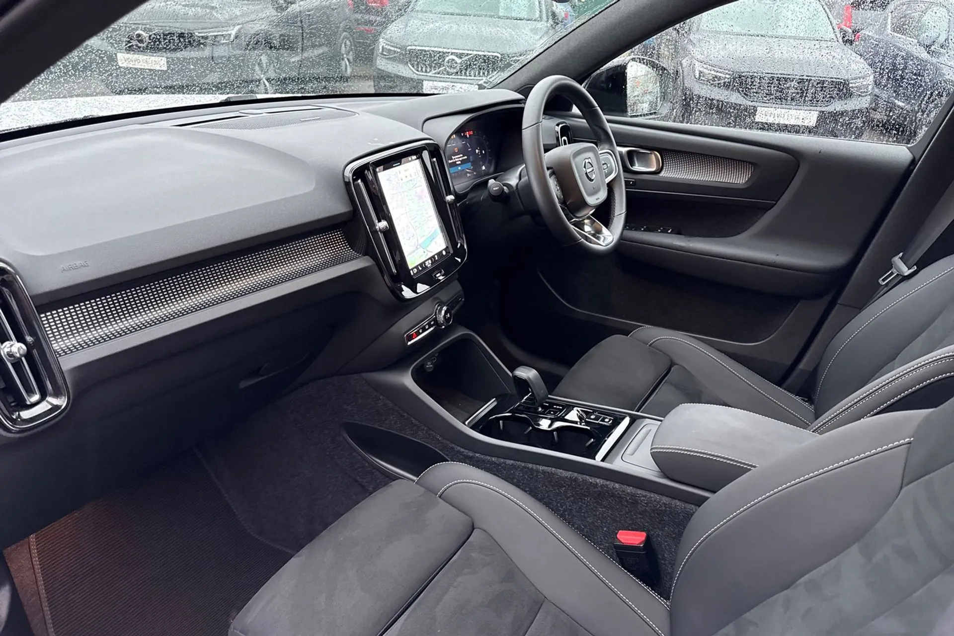 Volvo XC40 thumbnail image number 27