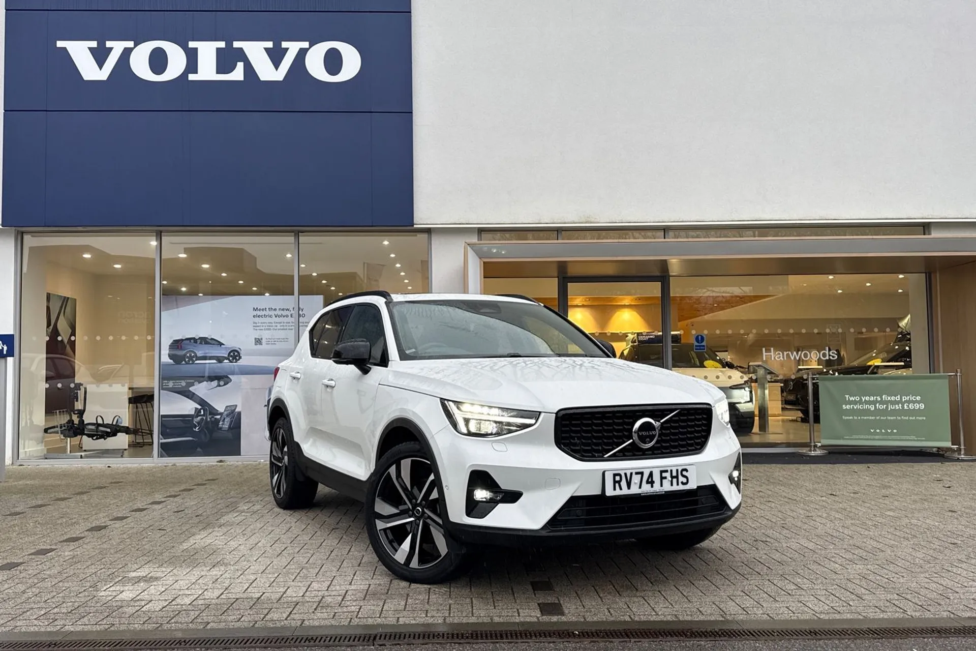 Volvo XC40 focused image