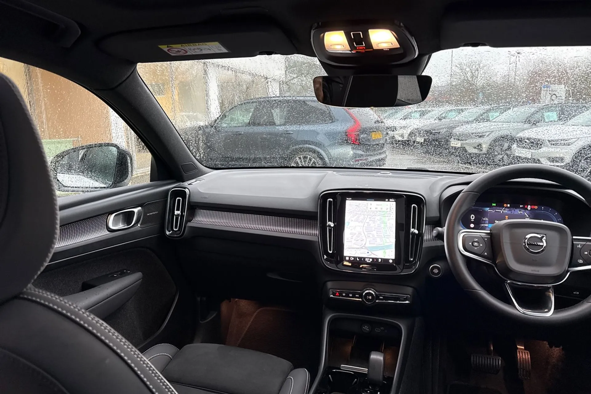 Volvo XC40 thumbnail image number 32