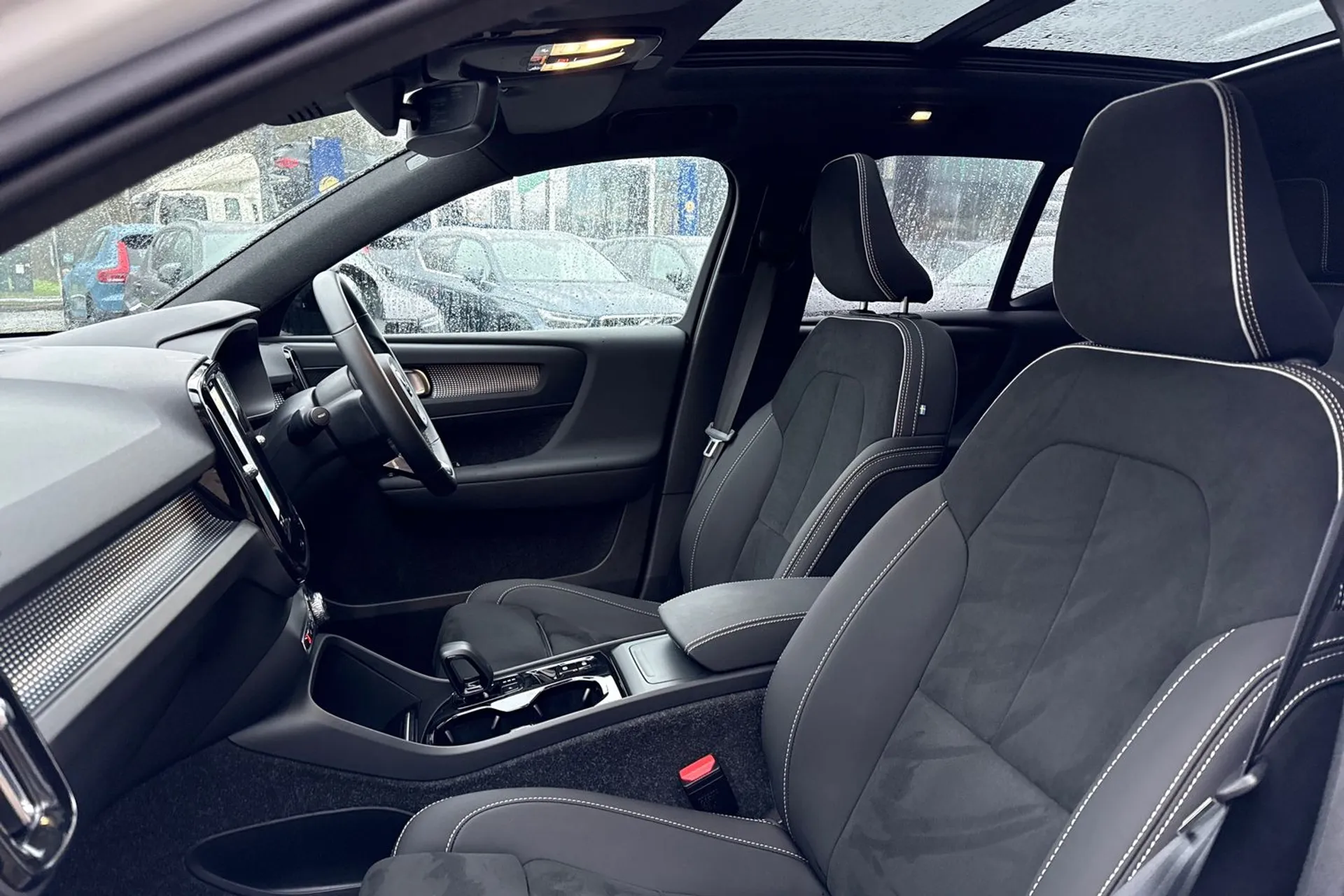 Volvo XC40 thumbnail image number 28