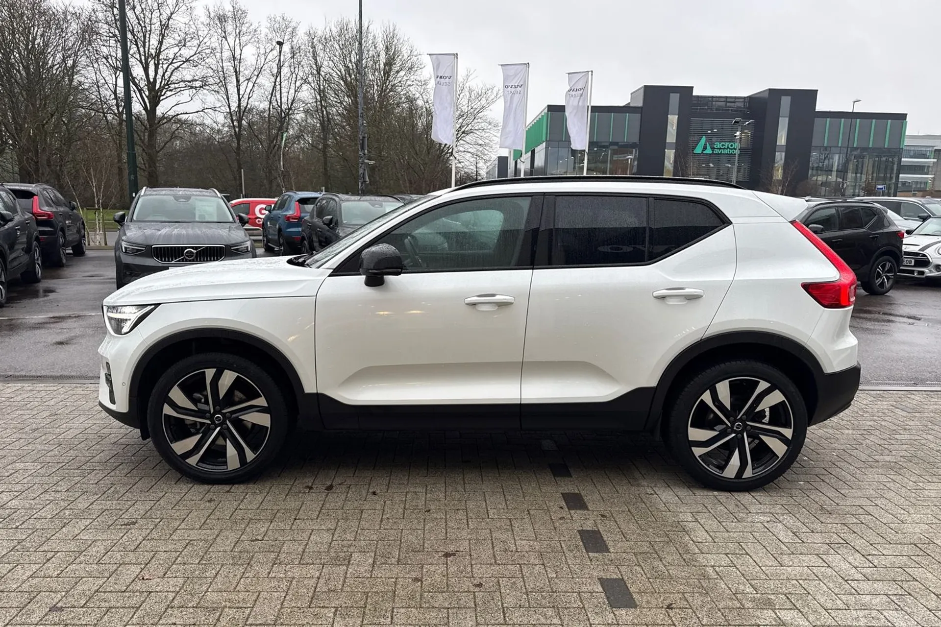 Volvo XC40 thumbnail image number 11