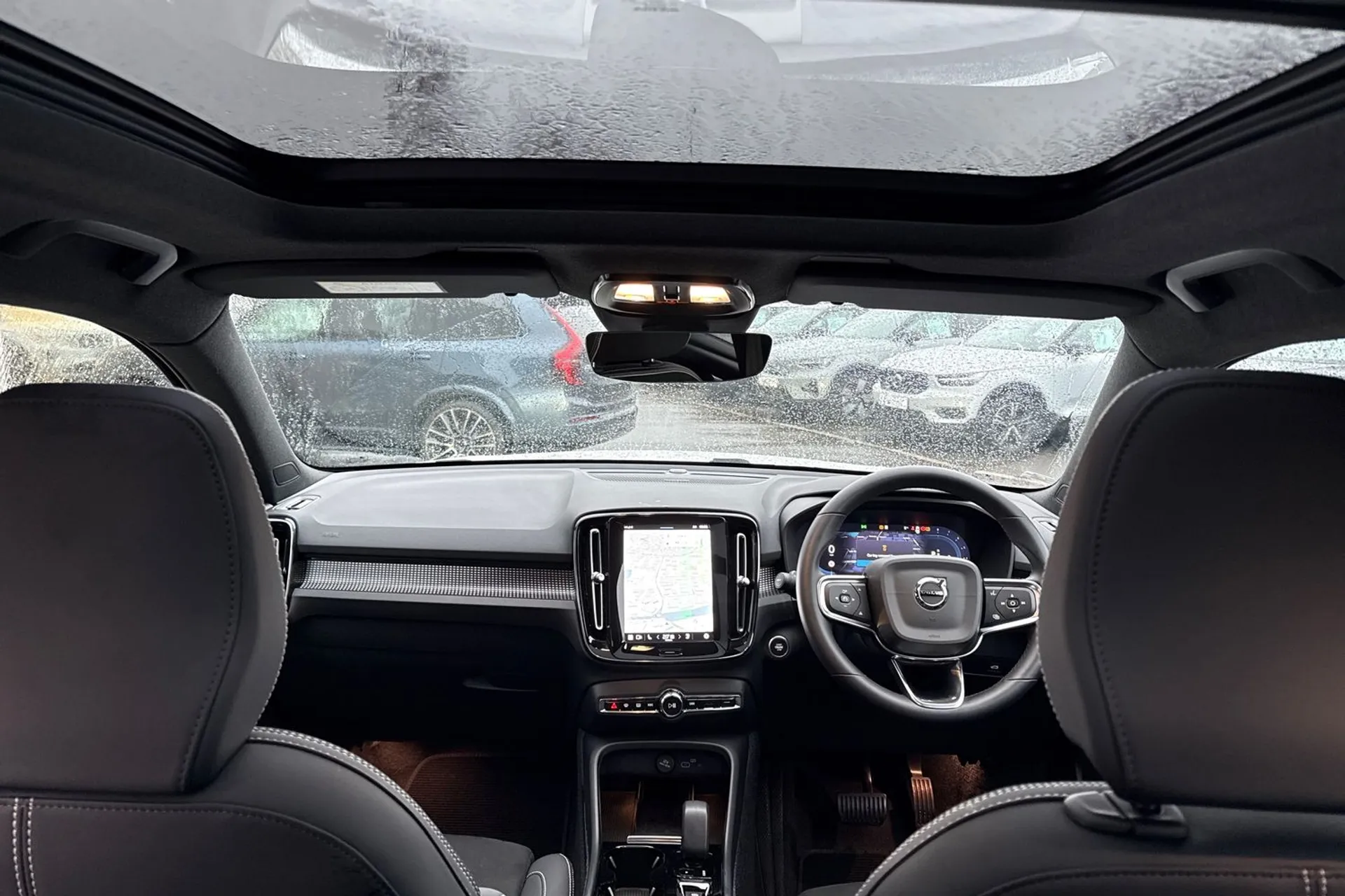 Volvo XC40 thumbnail image number 3